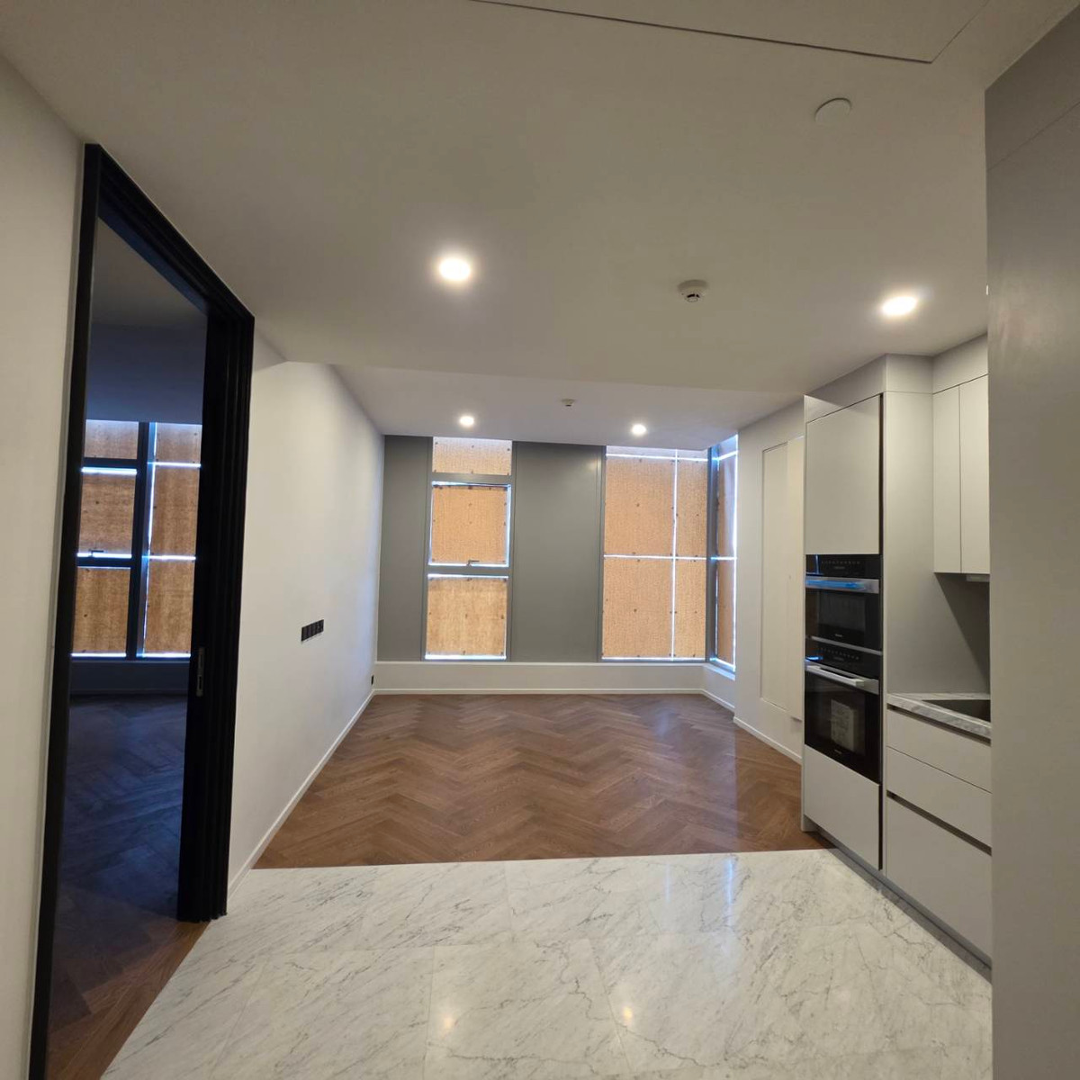 ขายคอนโดสุขุมวิท อโศก ทองหล่อ : ็Hot Price The Residence 38 คอนโด unit น้อย 1bedroom 57.11sq.m. ระดับ luxury only 20.99mb. นัดชม 0957615782