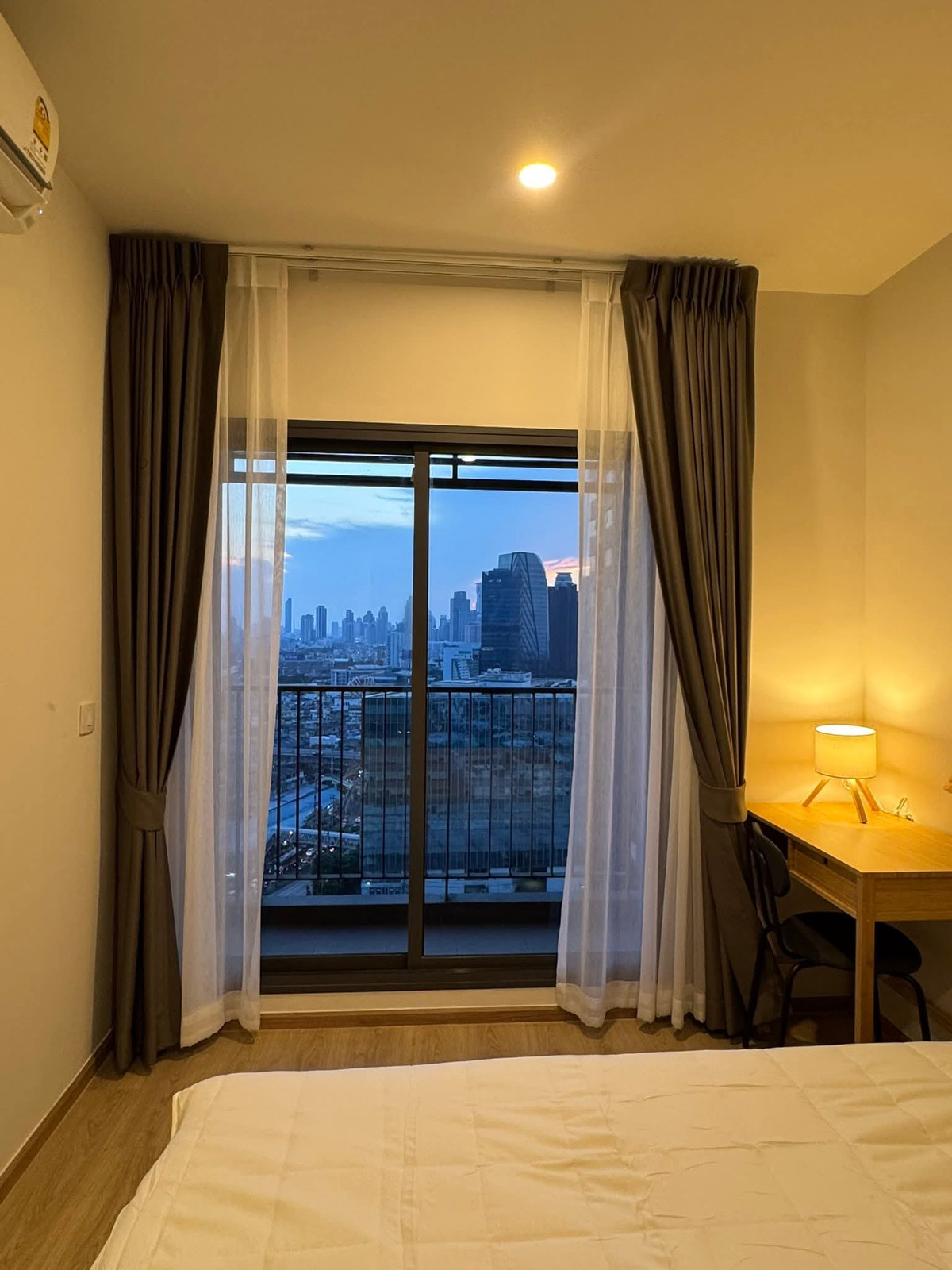 ให้เช่าคอนโดคลองเตย กล้วยน้ำไท : 💥CP-10555💥ว่าง ให้ เช่า ไลฟ์ พระราม 4 - อโศก👉แอดไลน์ @luxeliving 