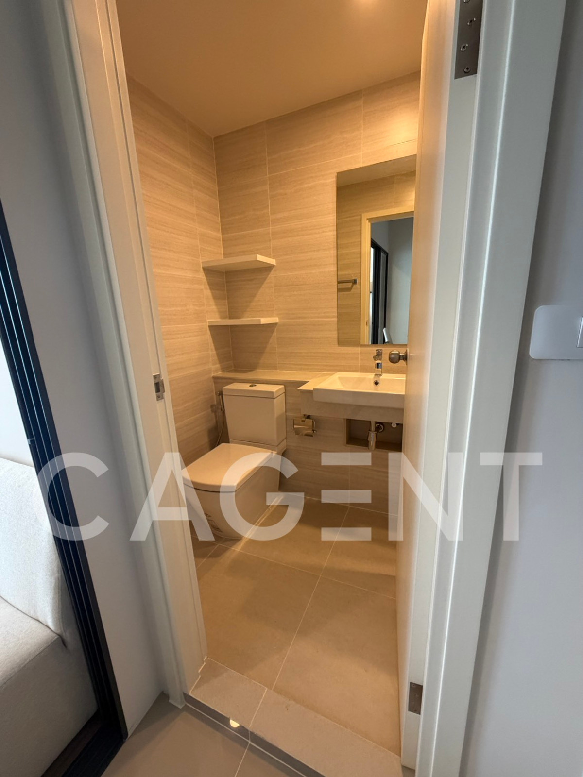 For RentCondoKoh Samui, Surat Thani : For rent: Escent Ville Surat Thani project, next to Central Surat Thani. Ready to move in, new project, high-rise building.