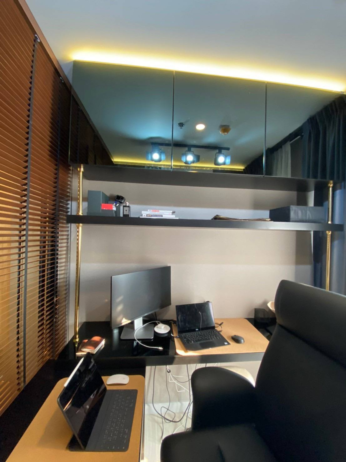 ขายคอนโดสาทร นราธิวาส : Knightsbridge Prime Sathorn【𝐒𝐄𝐋𝐋 & 𝐑𝐄𝐍𝐓】🔥ดีไซน์สุขุม ให้ความรู้สึกนิ่งแต่ทรงพลัง องค์ประกอบหรู สร้างภาพลักษณ์เหนือระดับ🔥 ติดต่อไลน์ไอดี: @hacondo