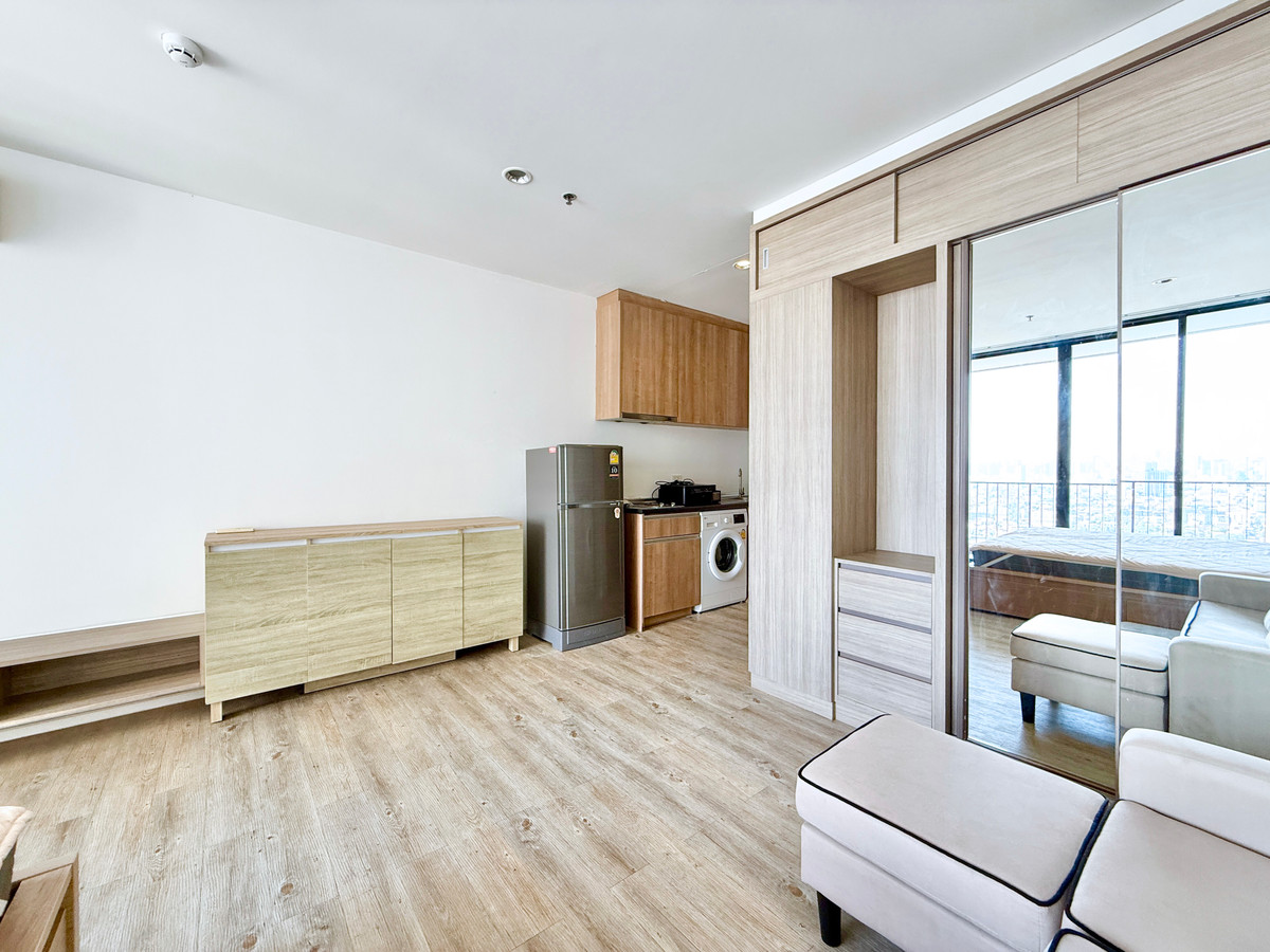 ขายคอนโดลาดพร้าว เซ็นทรัลลาดพร้าว : 🚀 The issara Ladprao - 34ตรม. สตูดิโอ ชั้นสูง ทิศใต้ 092-545-6151 (ทีม)