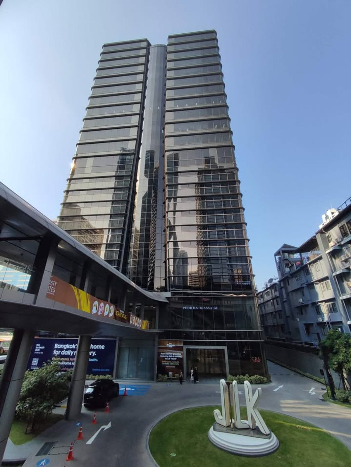 For RentOfficeNana, North Nana,Sukhumvit13, Soi Nana : Office office for rent Decorated and ready to move in, Sukhumvit Nana (Office For Rent), JLK Tower Building (JLK Tower Office Building), office space size 116 square meters, near BTS Nana, Watthana, Sukhumvit, Asoke, Ploenchit 
 
