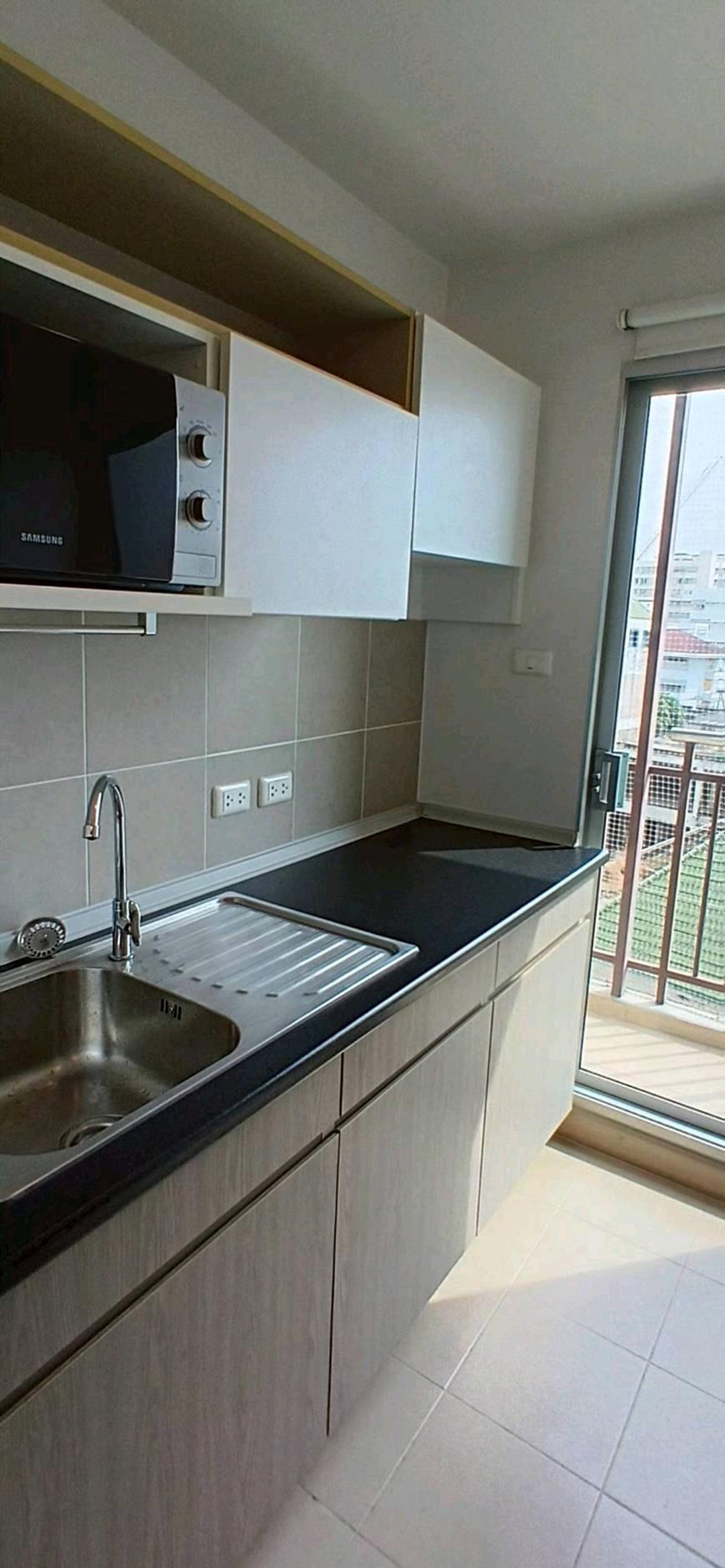 For SaleCondoPattaya, Bangsaen, Chonburi : Studio room for sale Cheapest price in the building First come, first served. 
^_^ ^_^ ^_^ 
#Supalai City Resort Condo, special price only 1.39 million baht.
Reduced from 1.55 million baht, selling with tenant. Get a monthly renter for 7500 baht/month.