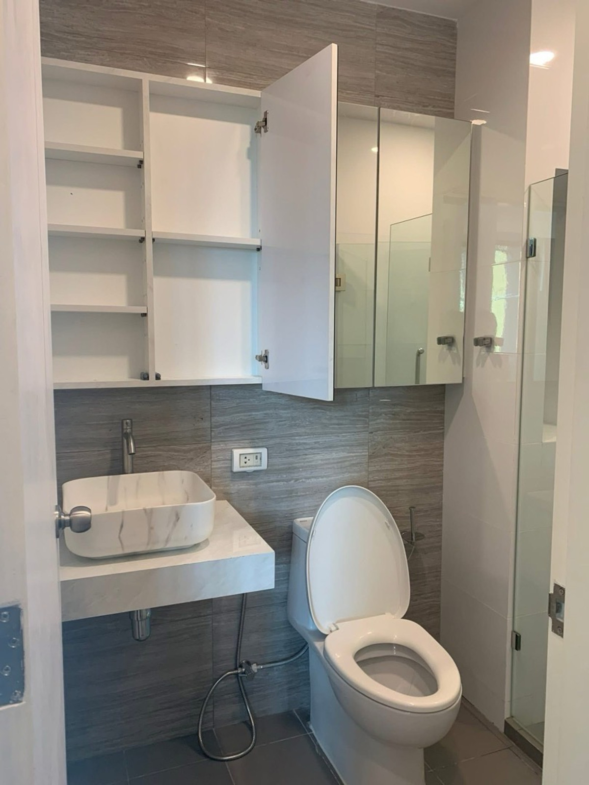 ให้เช่าคอนโดบางนา แบริ่ง ลาซาล : ✨🐶 เลี้ยงสัตว์ได้ ห้องมุม Private ใกล้ BTS แบริ่ง 550 ม. | Brixton Pet & Play Sukhumvit 107 🐾🏙️