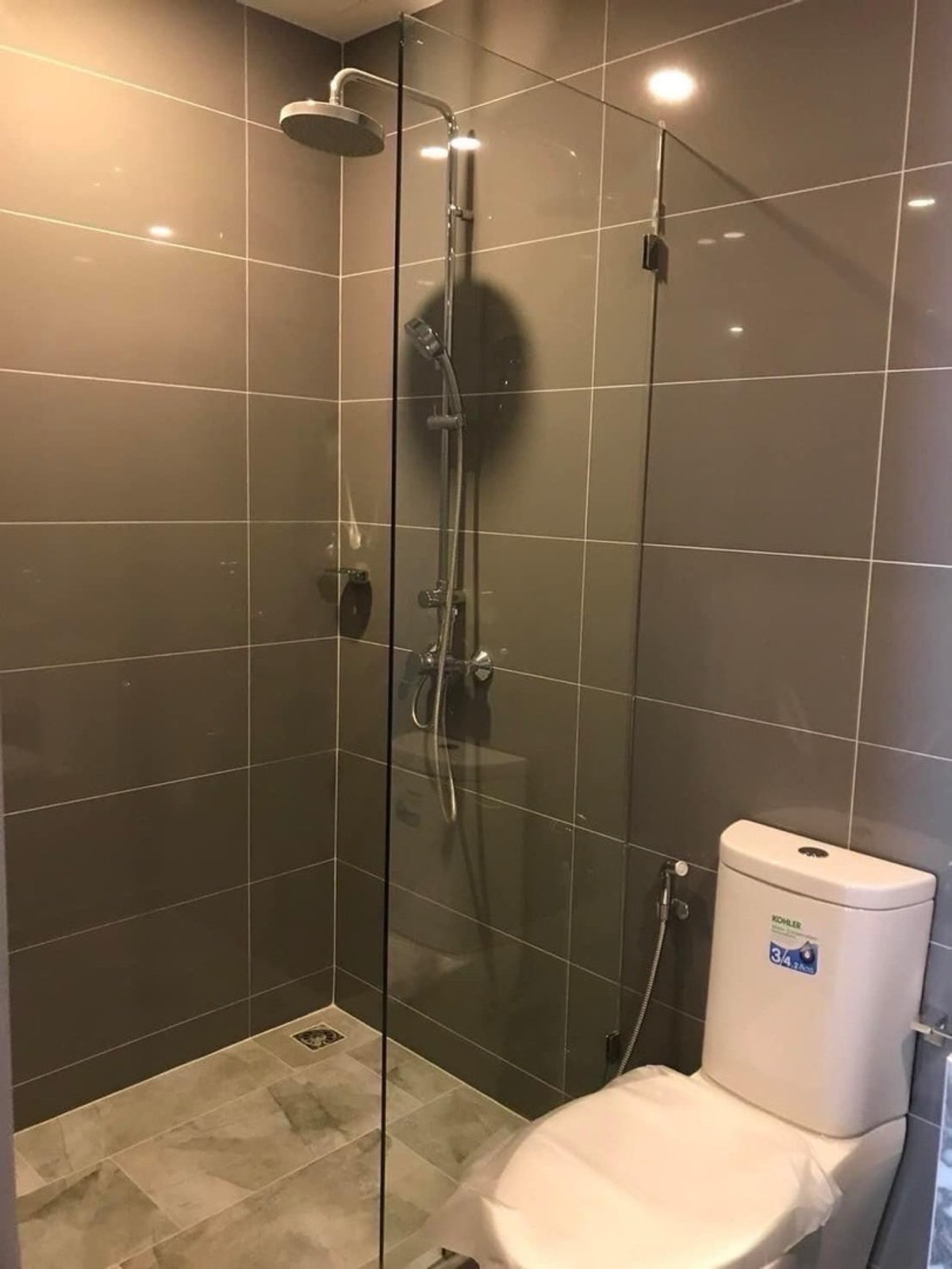 For RentCondoRatchathewi,Phayathai : 🔥Rent at Q Chidlom 🔥1BR 1BR 🔥24,000🔥35sqm 🔥Floor23