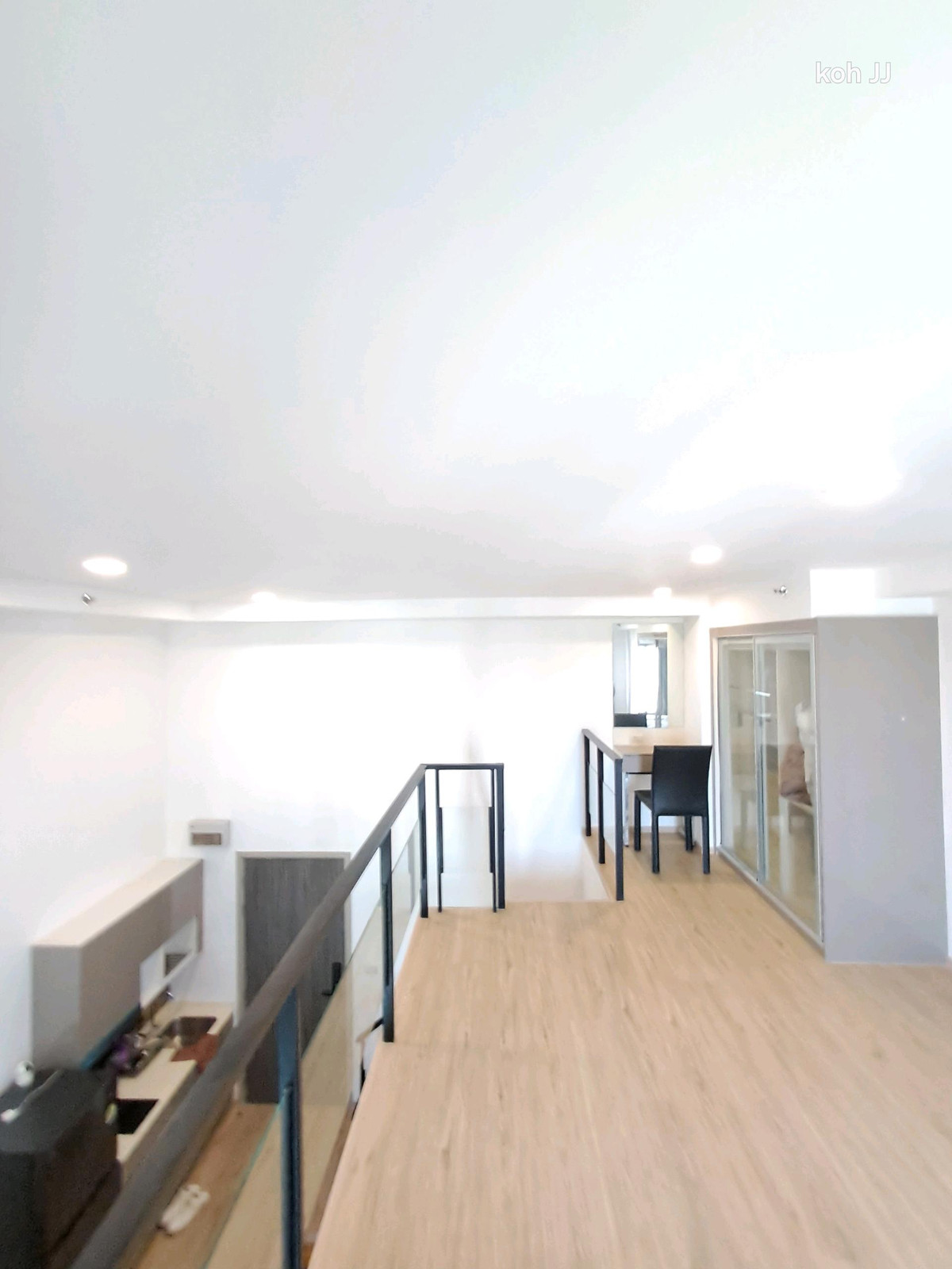 For RentCondoPattanakan, Srinakarin : FOR RENT 2-story condo (Duplex), high floor, beautiful view @The Rich Rama 9 - Srinakarin
Next to Triple Station | Near MRT Hua Mak & Airport Rail Link