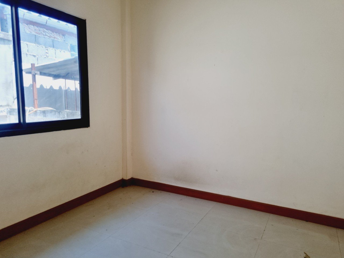 ขายทาวน์โฮมหัวหิน ประจวบคีรีขันธ์ : ขายด่วนทาวน์เฮ้าส์หมู่บ้านภูตะวัน ซอย10 ถนนหัวหิน-อ่างเก็บน้ำห้วยผาก (ทล.3218)  ประจวบคีรีขันธ์ สภาพดี ราคาประหยัด