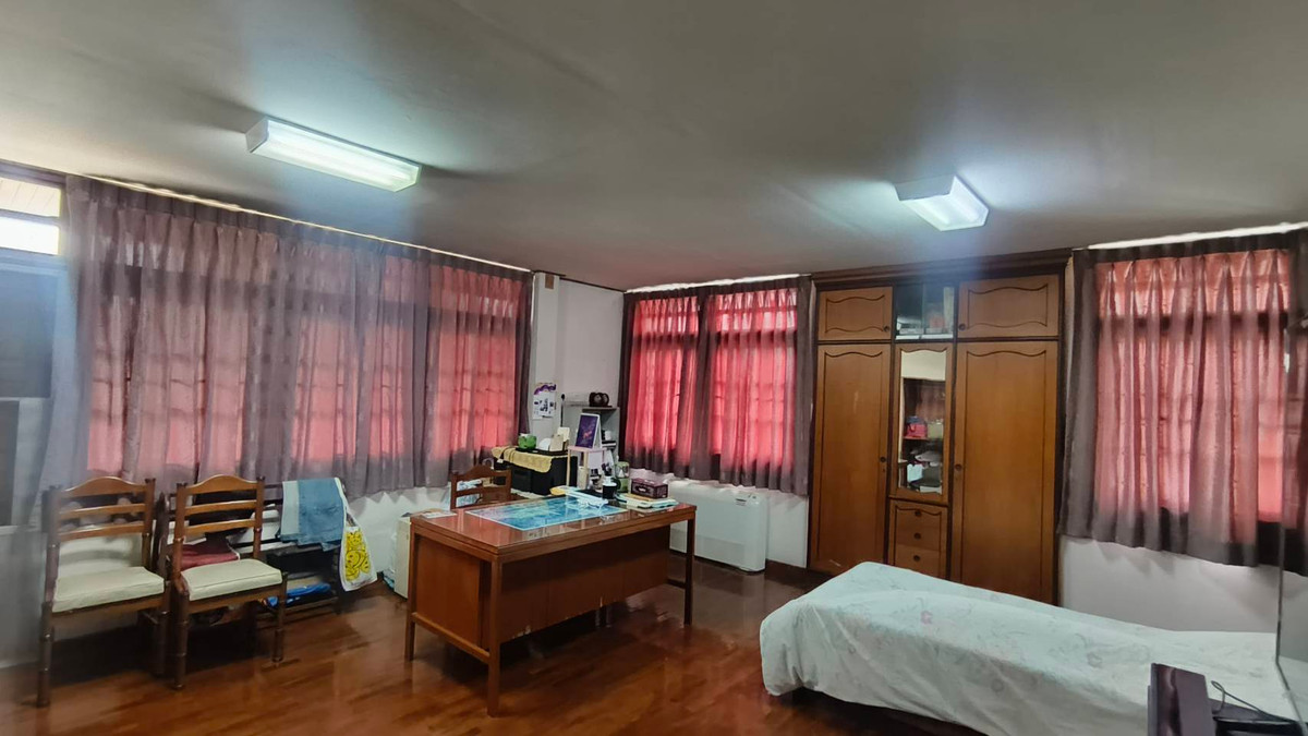 ขายบ้านพัฒนาการ ศรีนครินทร์ : ขายด่วน บ้านเดี่ยวแปลงใหญ่ 200 ตร.ว. พัฒนาการ 13 - ทำเลใกล้ทองหล่อ