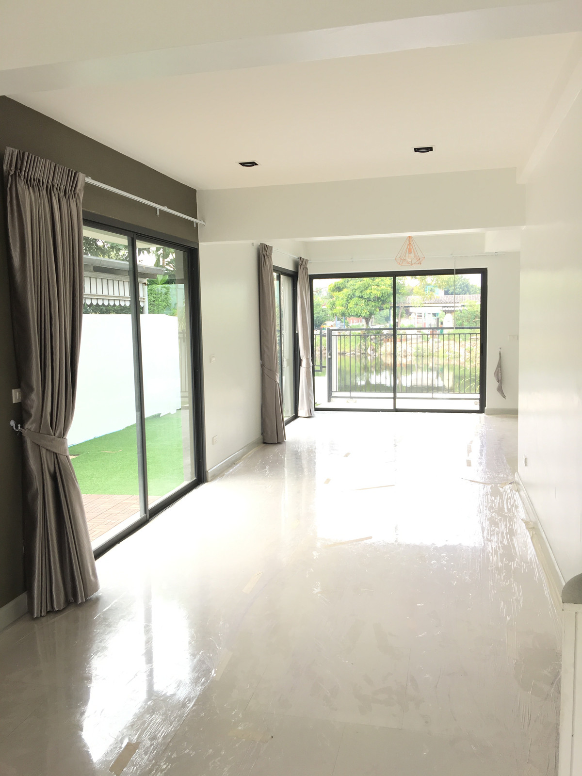 For SaleHouseKaset Nawamin,Ladplakao : Maneeya Village / 2 bedrooms (sold with tenant), Maneeya Village / 2 Bedrooms (FOR SALE) MNT006