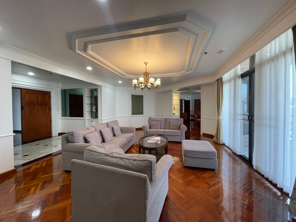 ให้เช่าคอนโดสุขุมวิท อโศก ทองหล่อ : คอนโดห้องขนาดใหญ่พิเศษกว่า 316 ตารางเมตร ในย่านสุขุมวิท – พร้อมพงษ์ เหมาะสำหรับครอบครัวที่ต้องการพื้นที่ใช้สอยขนาดใหญ่ ใจกลางเมือง ใกล้ BTS Phrom Phongและห้าง Emporium / EmQuartier พร้อมสิ่งอำนวยความสะดวกระดับเมือง