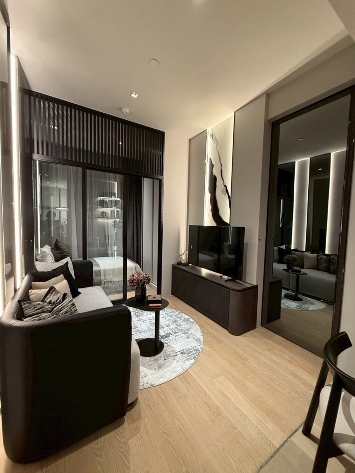 ขายคอนโดสีลม ศาลาแดง บางรัก : ห้องแบบนี้ “หลุดแล้วหลุดเลย” ไม่มีสำรอง ⚡
🔥Rare Item 2Bed 49sq.m. 💰10.72MB.
📞Phat 064-642-8664