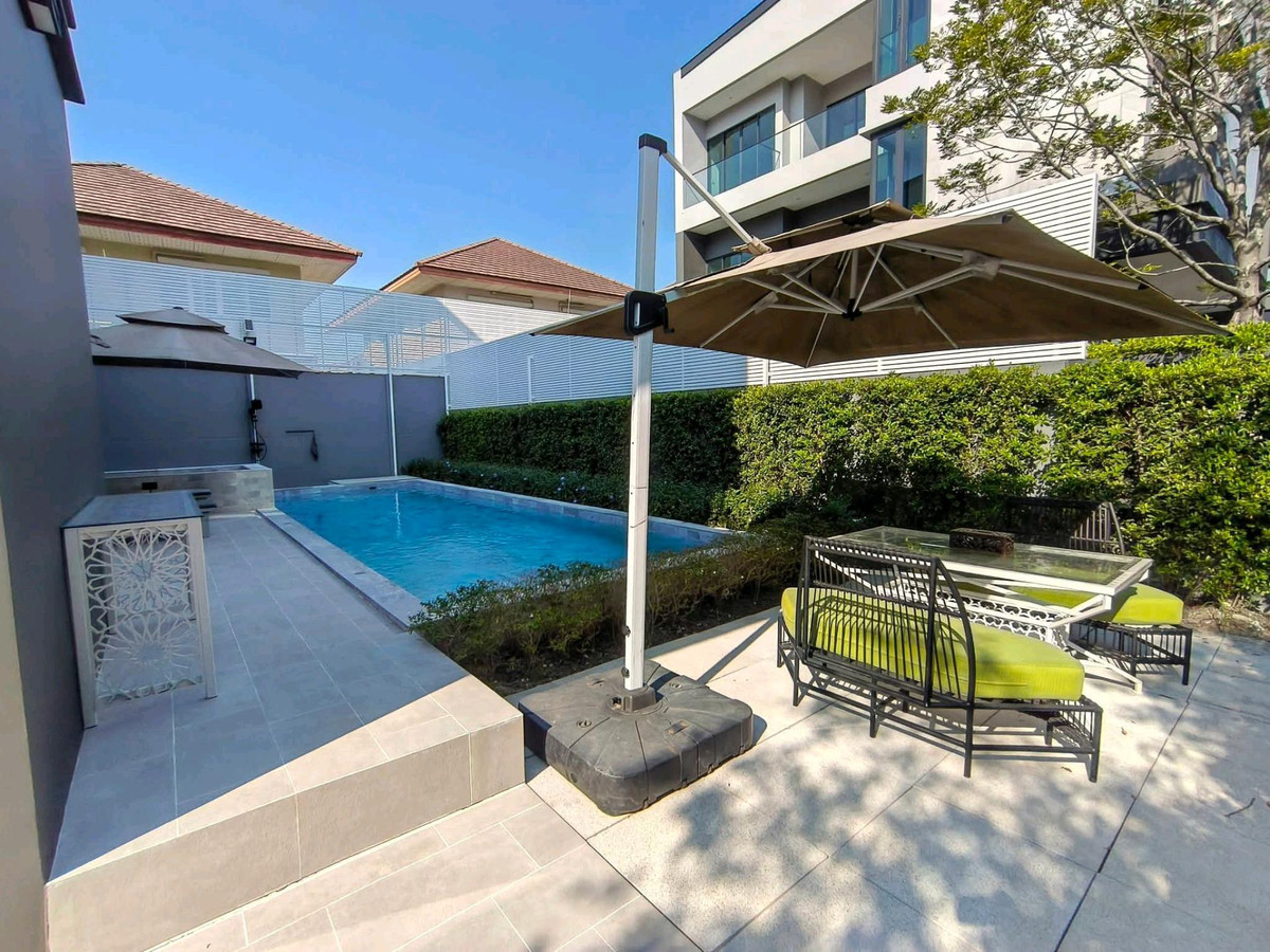 For RentHouseYothinpattana,CDC : Luxury 3-story house, 8 bedrooms, fully furnished, beautifully decorated, for rent in Yothin Phatthana-Ramindra area, near Crystal Design Center (CDC), only 2.3 km.