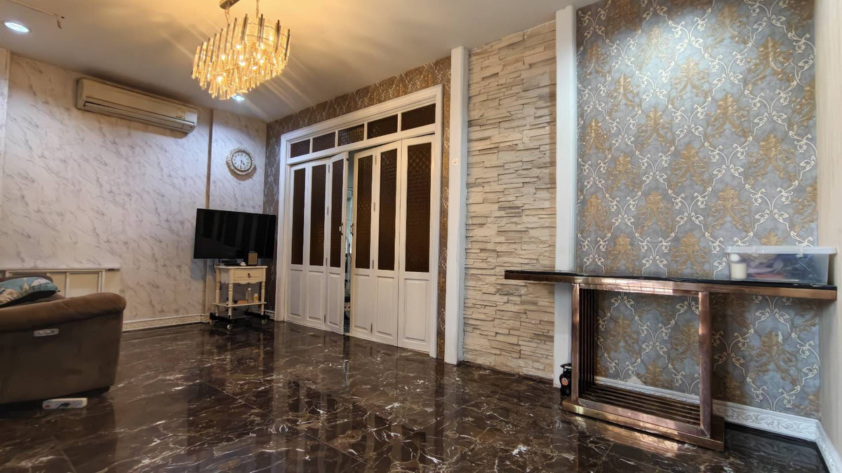 For SaleTownhomeRama5, Ratchapruek, Bangkruai : [Urgent sale!] Corner townhome. "Single house mood" Extra large area 30 sq m.