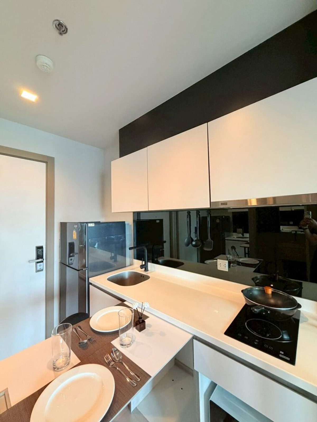 For RentCondoRama9, Petchburi, RCA : For Rent Life Asoke Rama9 Unit 207/795 (South)