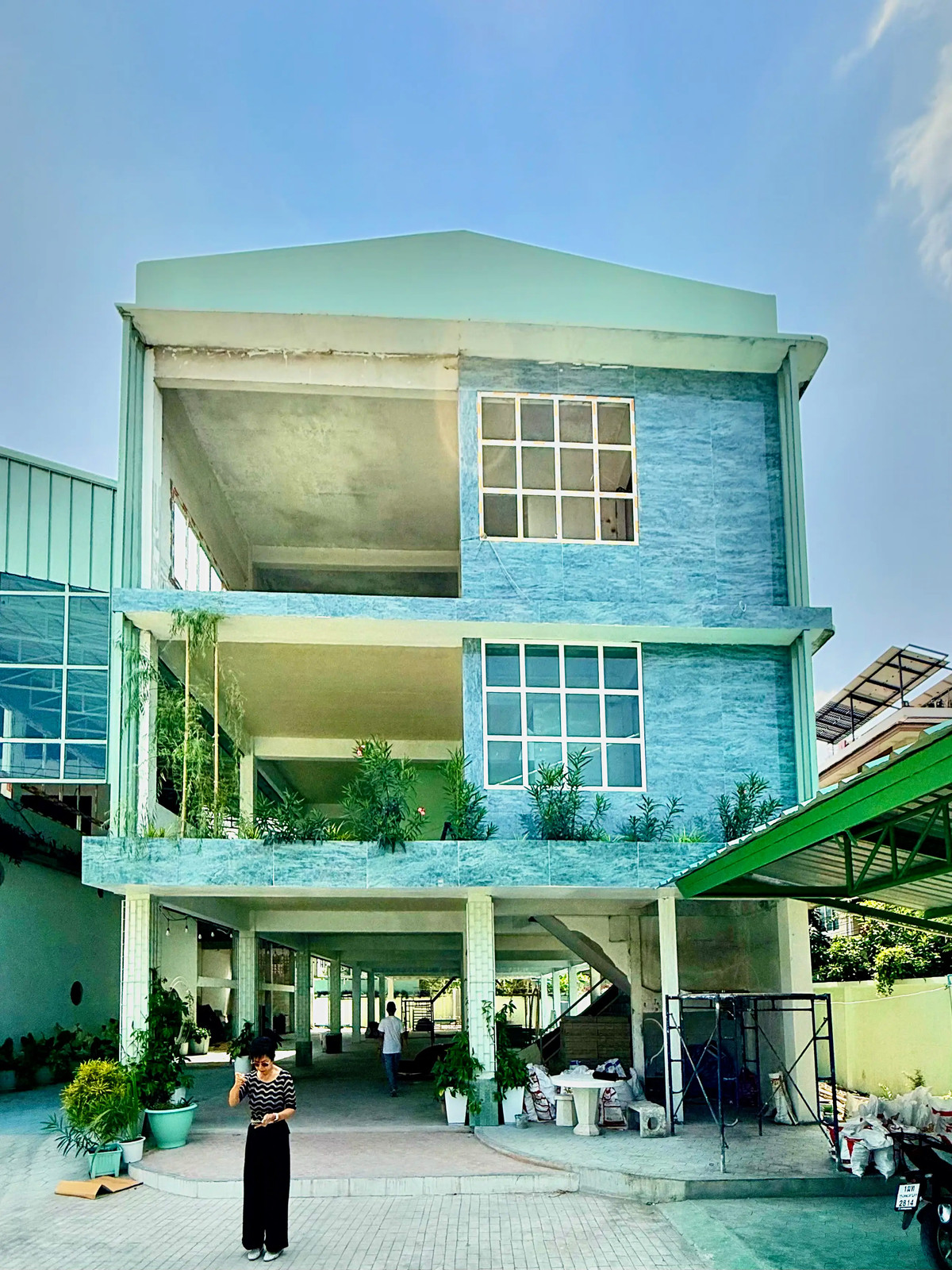For RentOfficeRattanathibet, Sanambinna : 📢 [For Rent] Prime Office & Warehouse Complex – Rewadee Soi 7, near Nonthaburi Government Center! 🏢✨  Spacious area with versatile functions, perfect for a modern office, warehouse, or distribution center.