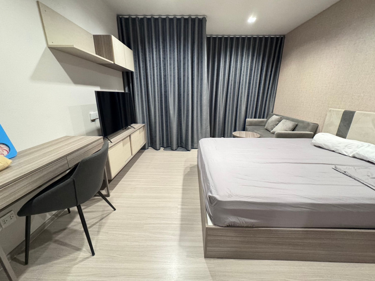 For RentCondoThaphra, Talat Phlu, Wutthakat : Life Sathorn Sierra condo near BTS Talat Phlu and MRT Tha Phra, very beautiful room, available and ready for rent.