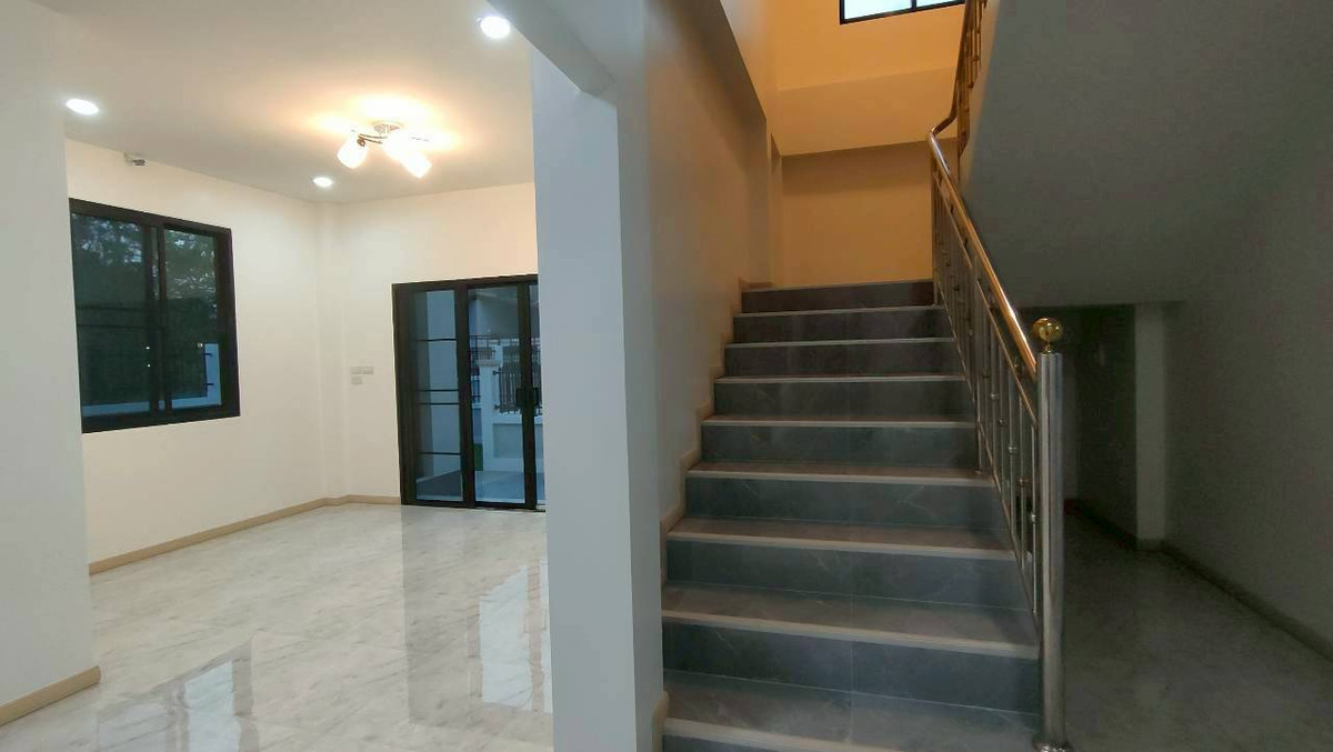 For SaleHouseChiang Mai : 2-story detached house near Maejo University (2 kilometers from Maejo University), Wat Mongkol Setthi intersection zone.