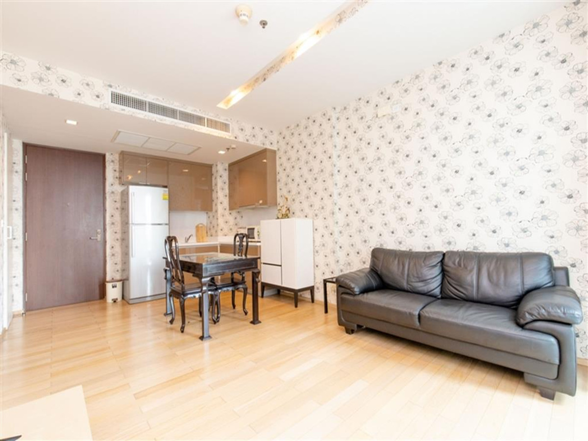 For SaleCondoSukhumvit, Asoke, Thonglor : Best price in the SIRI at Sukhumvit building, next to BTS Thonglor and T-ONE building, 1 sincere large bedroom, comfortable to live in, easy to rent.