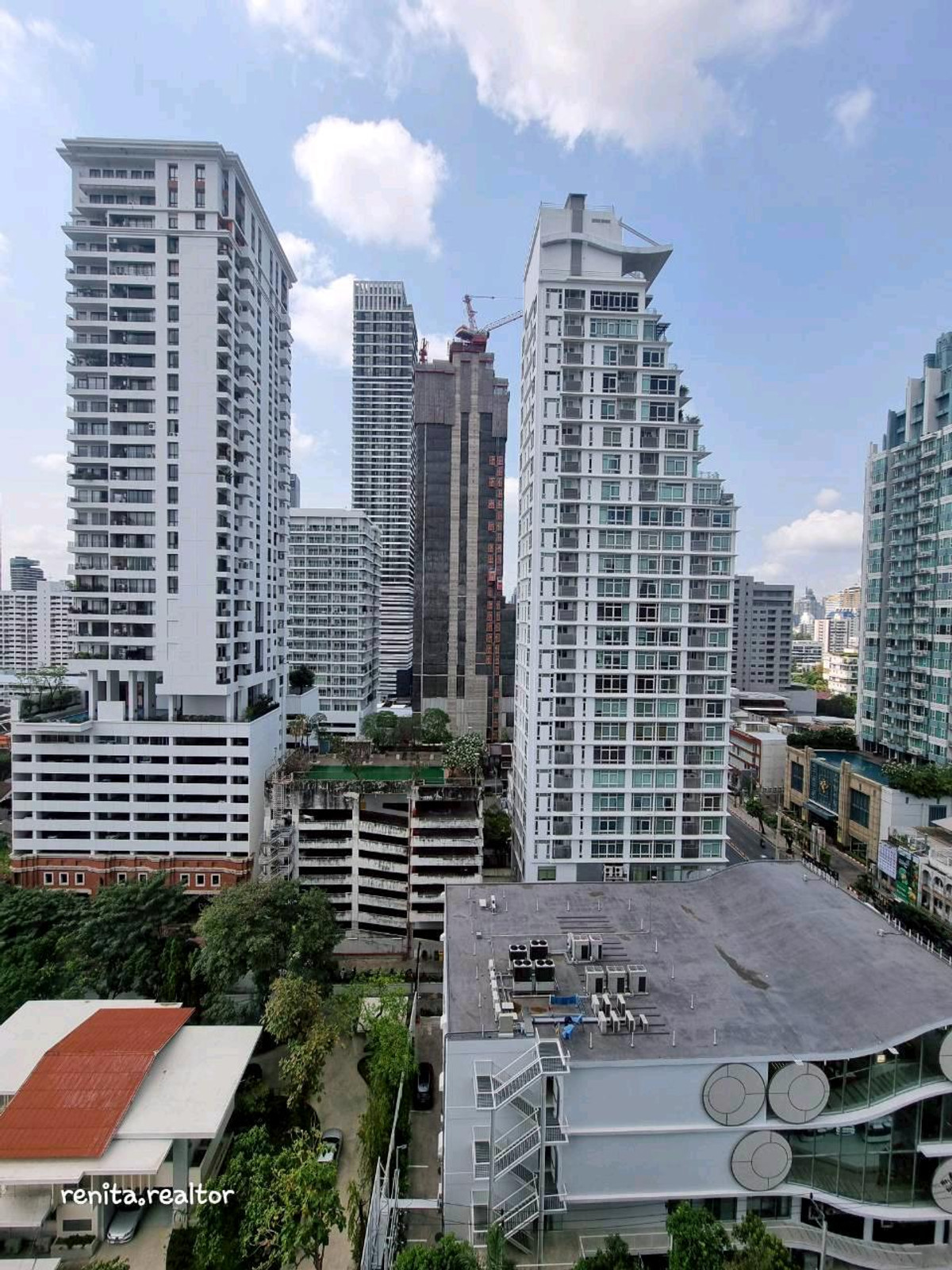 ให้เช่าคอนโดสุขุมวิท อโศก ทองหล่อ : ปล่อยเช่าคอนโดหรู AESTIQ Thonglor – ห้องสวย เลี้ยงสัตว์ได้ (Pet-Friendly) ใจกลางทองหล่อ! 🐾✨48,000 บาท 40 ตรม. 1 นอน