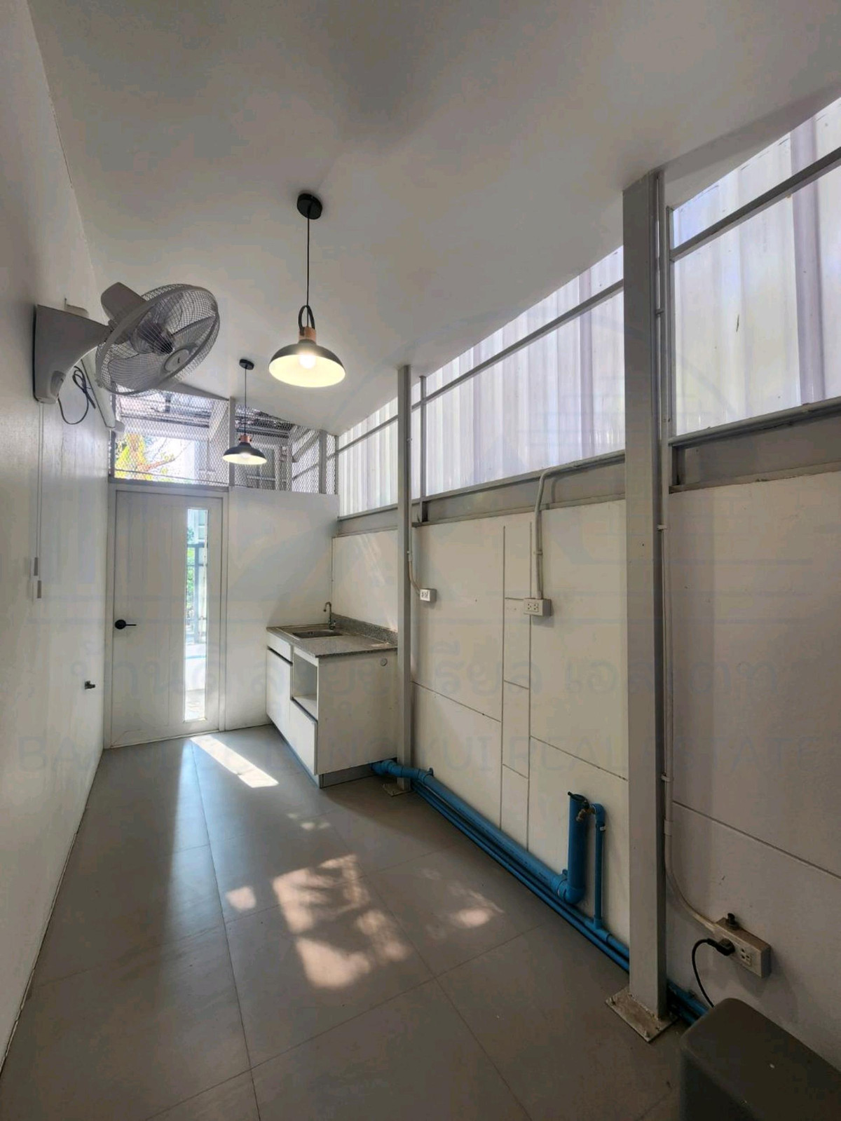 ให้เช่าทาวน์โฮมโชคชัย4 ลาดพร้าว71 : ให้เช่า Townhome Office ลาดพร้าว 73🌳☀️☀️ 拉普拉奥 73 号联排别墅办公室出租。