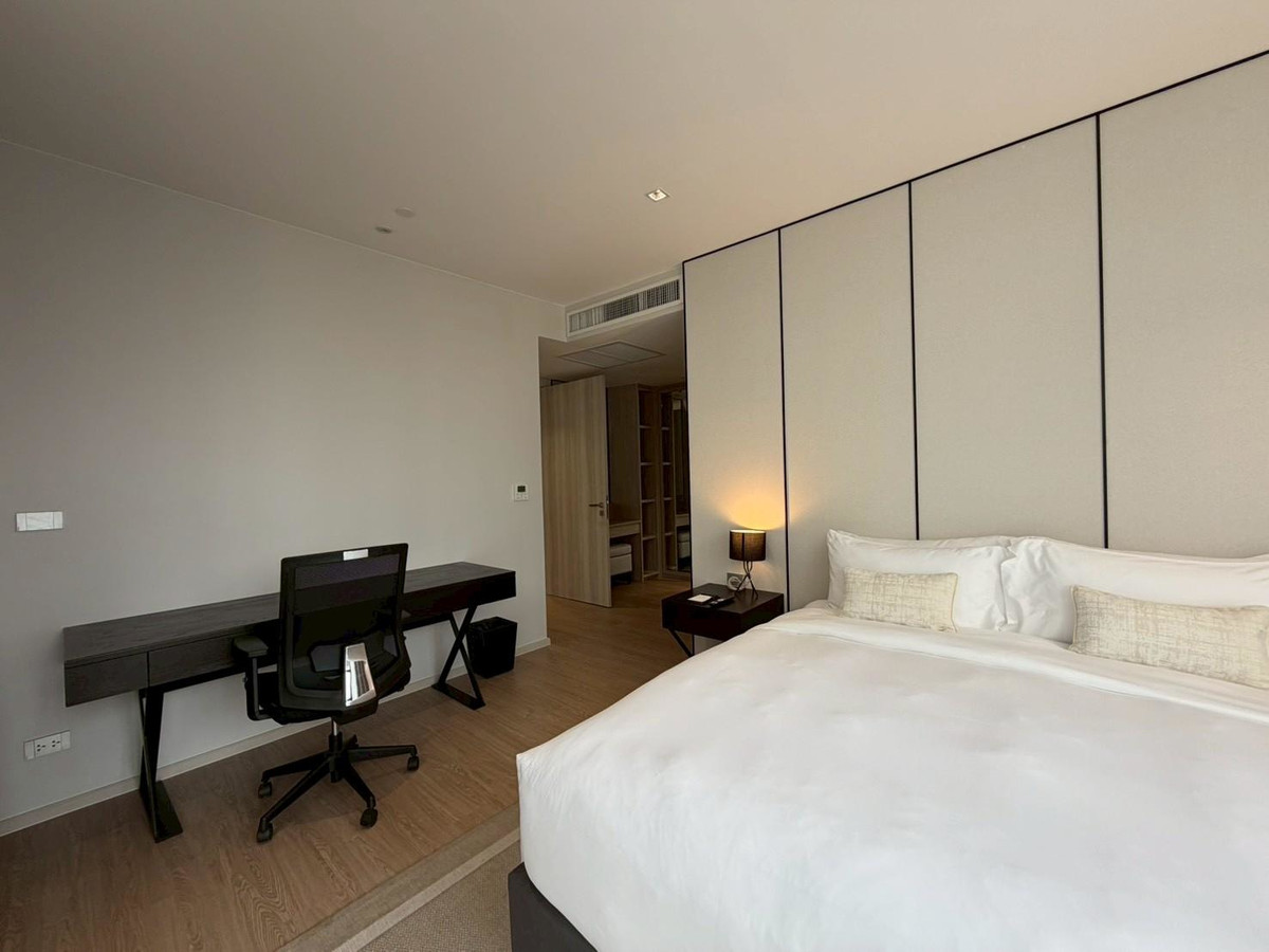 For RentSukhumvit, Asoke, Thonglor : GM Estate Executive Apartment Sukhumvit 20 – 3 Beds + Multi-Purpose Room, 200 sq.m. Please call: 062-496-6454