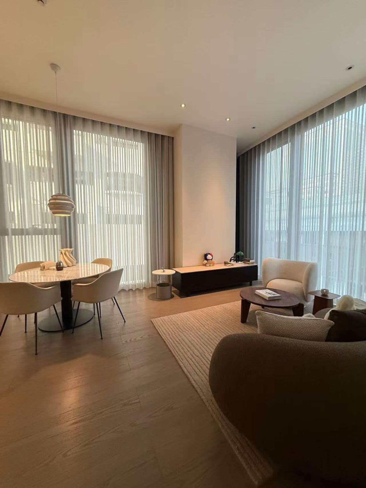 ให้เช่าคอนโดวิทยุ ชิดลม หลังสวน : ✨ SCOPE Langsuan | Luxury Unit for Rent ✨ 1Bed2Bath  85sqm special price 130k Call 0635925888