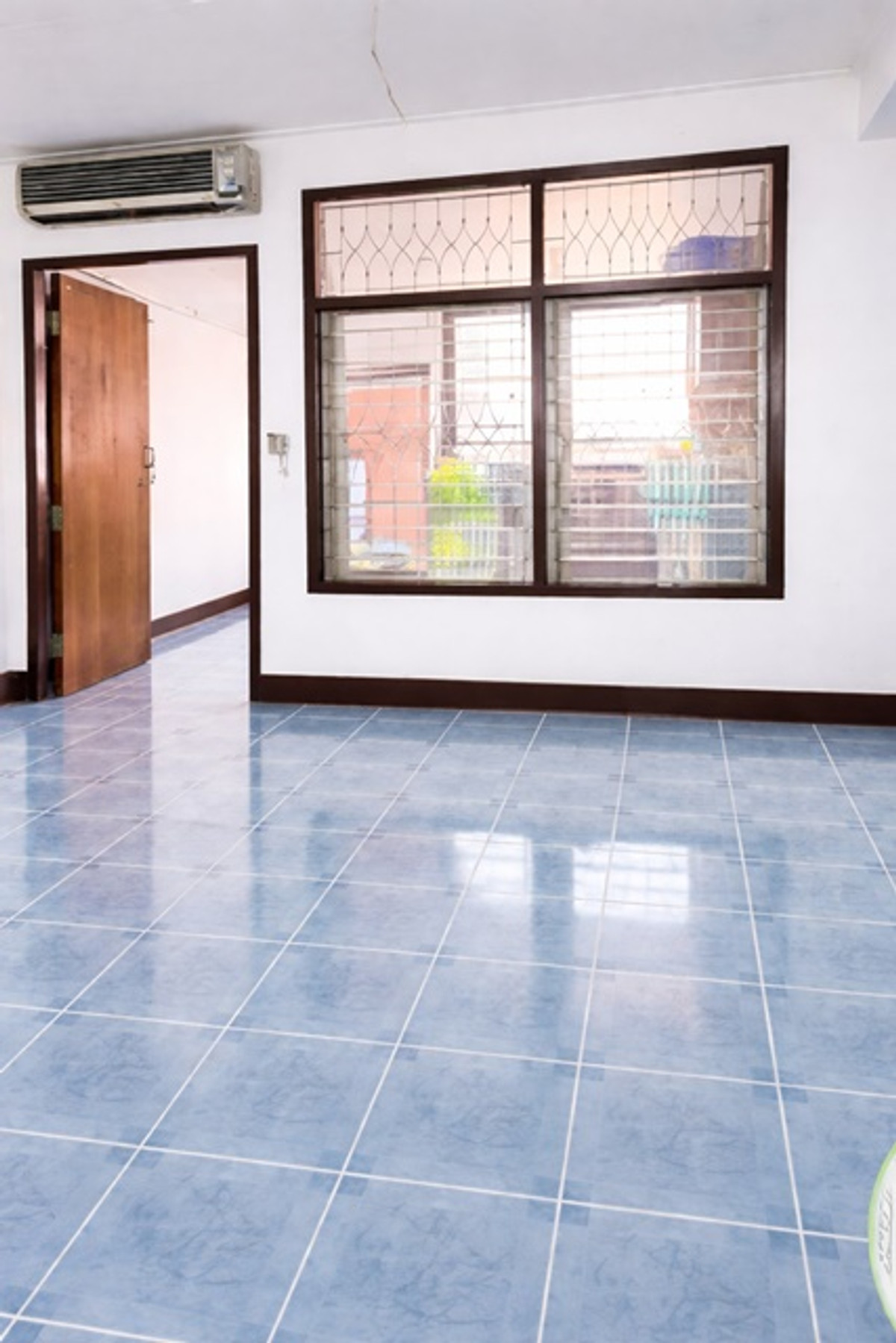 For RentTownhomeRama 8, Samsen, Ratchawat : BTS Saphan Khwai 750m. 25 sq.wa. 200 sq.m.Soi Inthamara 1-8 2-bed 1-bath townhouse near 14,998 B-M