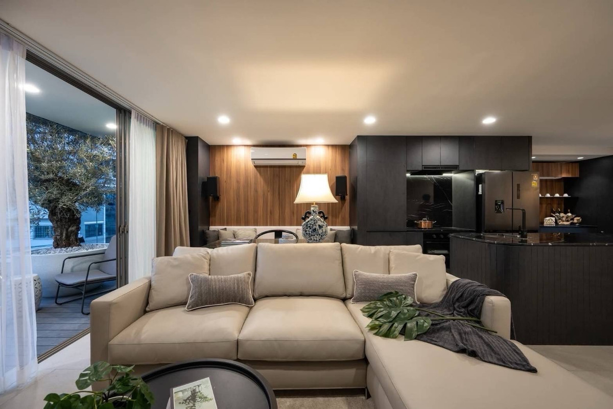 For SaleHome OfficeSapankwai,Jatujak : For sale 🏢 Luxurious 5-story home office with elevator + private swimming pool.
Saphan Khwai - Ari location | Modern Luxury design