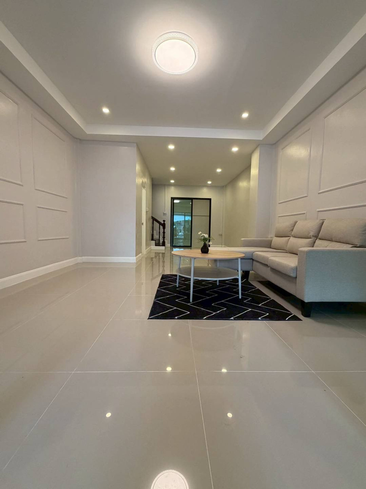 ขายทาวน์โฮมนนทบุรี บางใหญ่ บางบัวทอง : ขายทาวน์เฮาส์ลภาวัล 3 บางใหญ่ 17.5 ตร.ว. ใกล้ MRT สายสีม่วง มีเทอเรสแต่งใหม่ ฟรีโอน