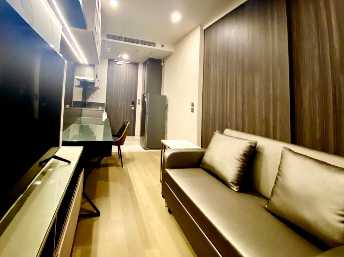 For RentCondoSukhumvit, Asoke, Thonglor : 🔥 Ashton Asoke, very beautiful room! 1 bedroom, 35 sq m, next to MRT Sukhumvit 0 meters, only 35,000/month, room ready to move in, open city view, high floor.