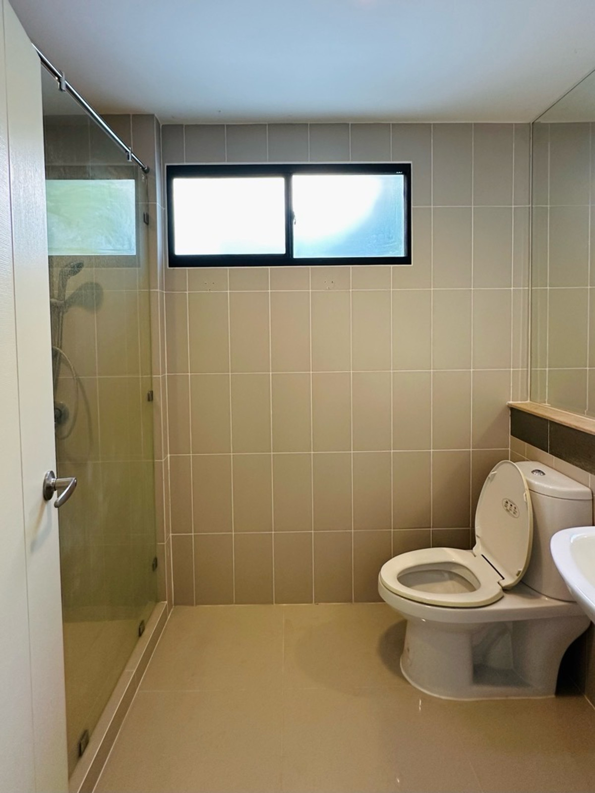 For RentTownhomeNawamin, Ramindra : Townhome for rent Baan Klang Muang Nawamin 42 Newly decorated, very beautiful Fully furnished, ready to move in