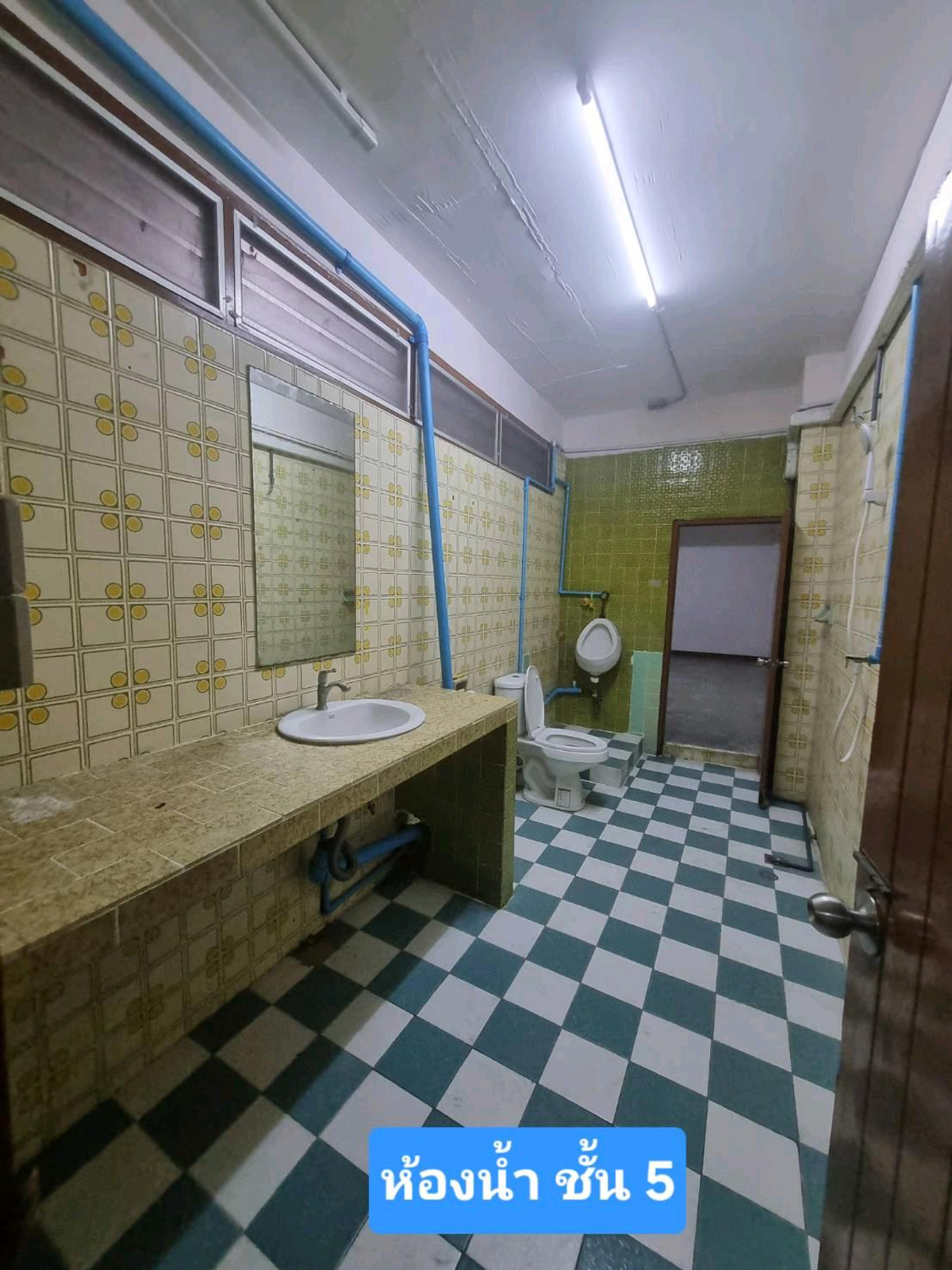 For RentShop HouseOnnut, Udomsuk : Commercial building for rent on the main road, near BTS Bang Chak.