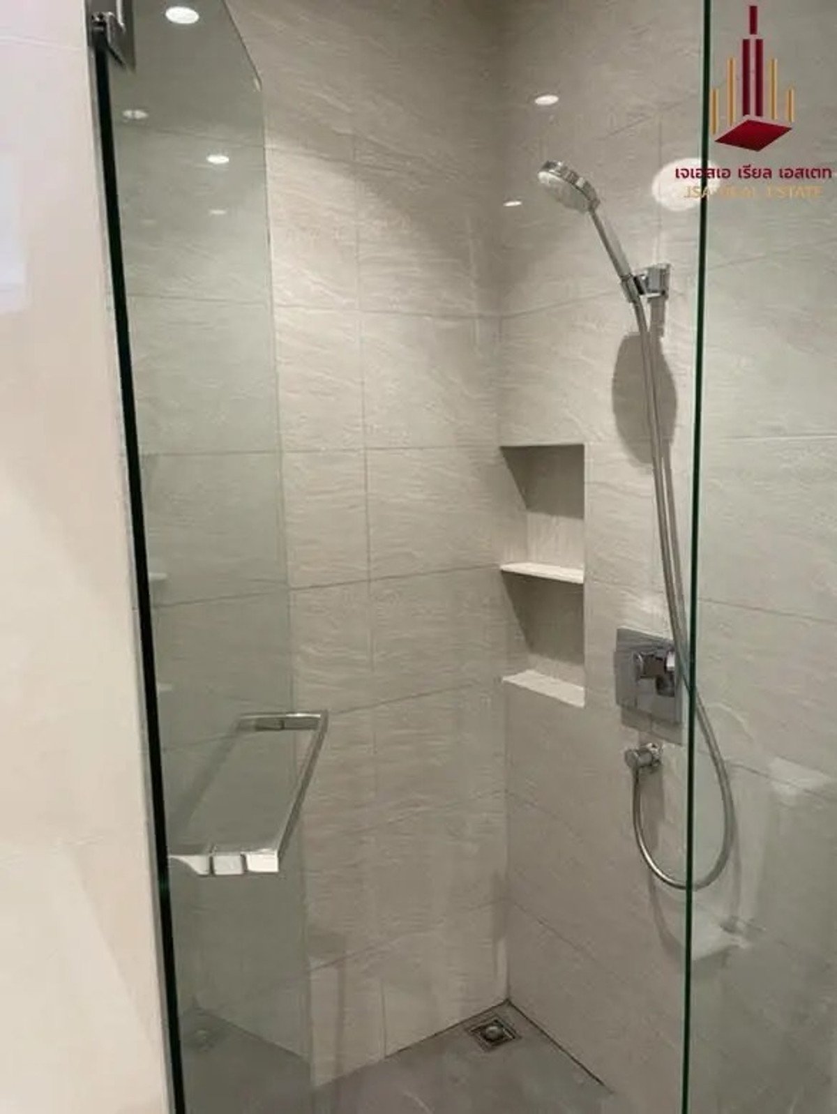 ขายคอนโดสุขุมวิท อโศก ทองหล่อ : 🔥 ขายคอนโดดีไซน์สวย ใจกลางเอกมัย 🔥

📍 Maru Ekkamai 🐶🐱