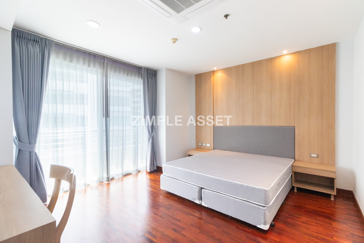 For RentSukhumvit, Asoke, Thonglor : Line ID: @zimple_asset Luxury aprtment in center of sukhumvit. Offering premium facilities for an elevated living experience. Surrounded by leading shopping malls in a prime location.