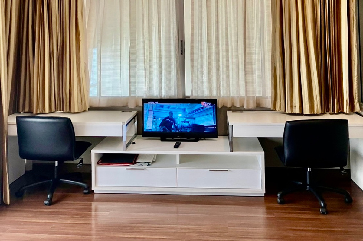 For RentCondoNana, North Nana,Sukhumvit13, Soi Nana : 🔥 For Rent !! Rare Item !! The Trendy, 2 bedroom Duplex, 2 bathroom,  Wide living room, high floor 16+, modern style !!🔥Code C20230210218 furnished, ready to move in📣📣