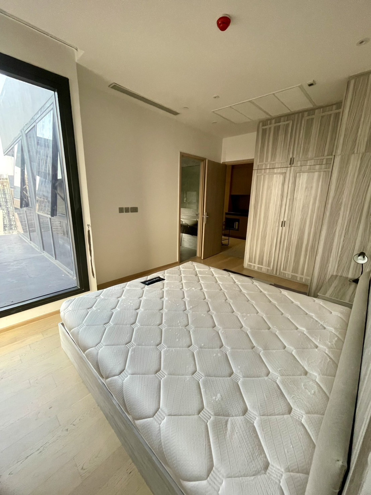 For RentCondoRama9, Petchburi, RCA : ⭐️Ashton Asoke - Rama 9⭐️ 2 bedrooms, 2 bathrooms, 91 sq m., fully furnished with electrical appliances.