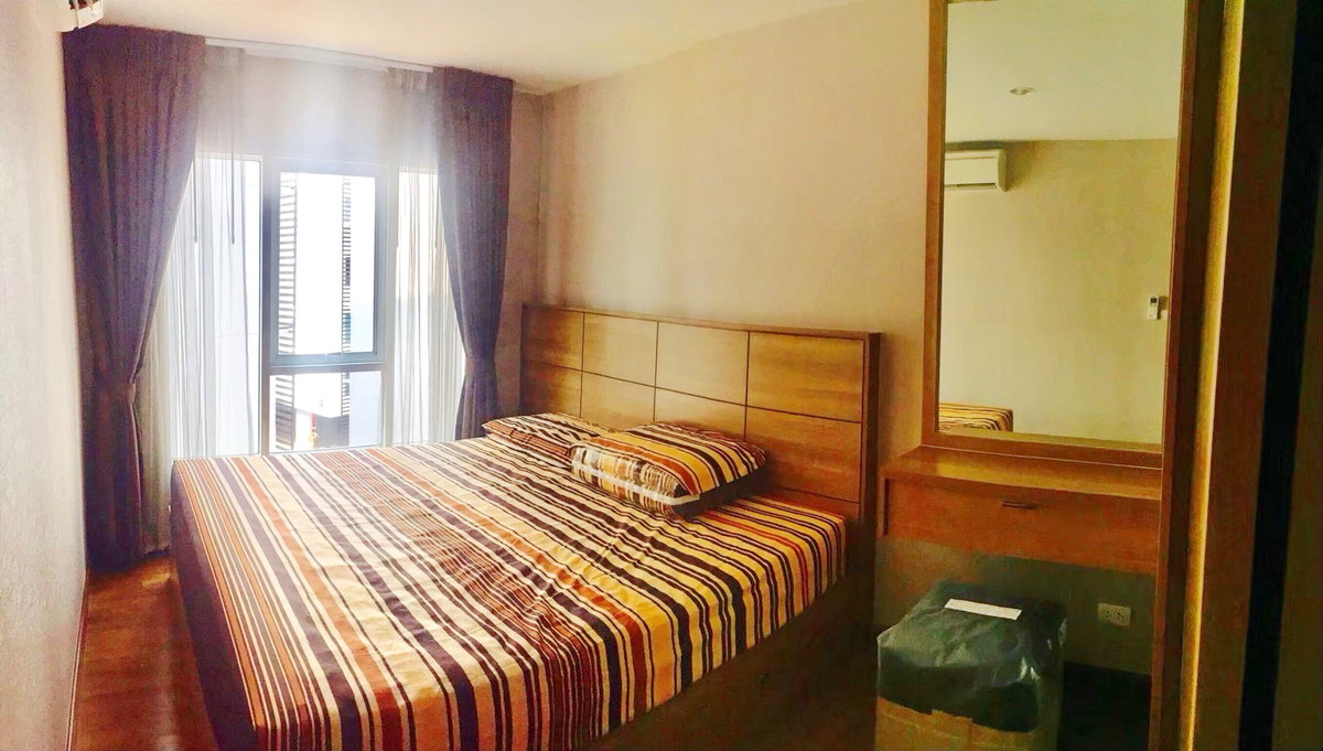 For RentCondoRama5, Ratchapruek, Bangkruai : For rent: Regent Home 25, has a washing machine. MRT Ministry of Public Health, near the expressway