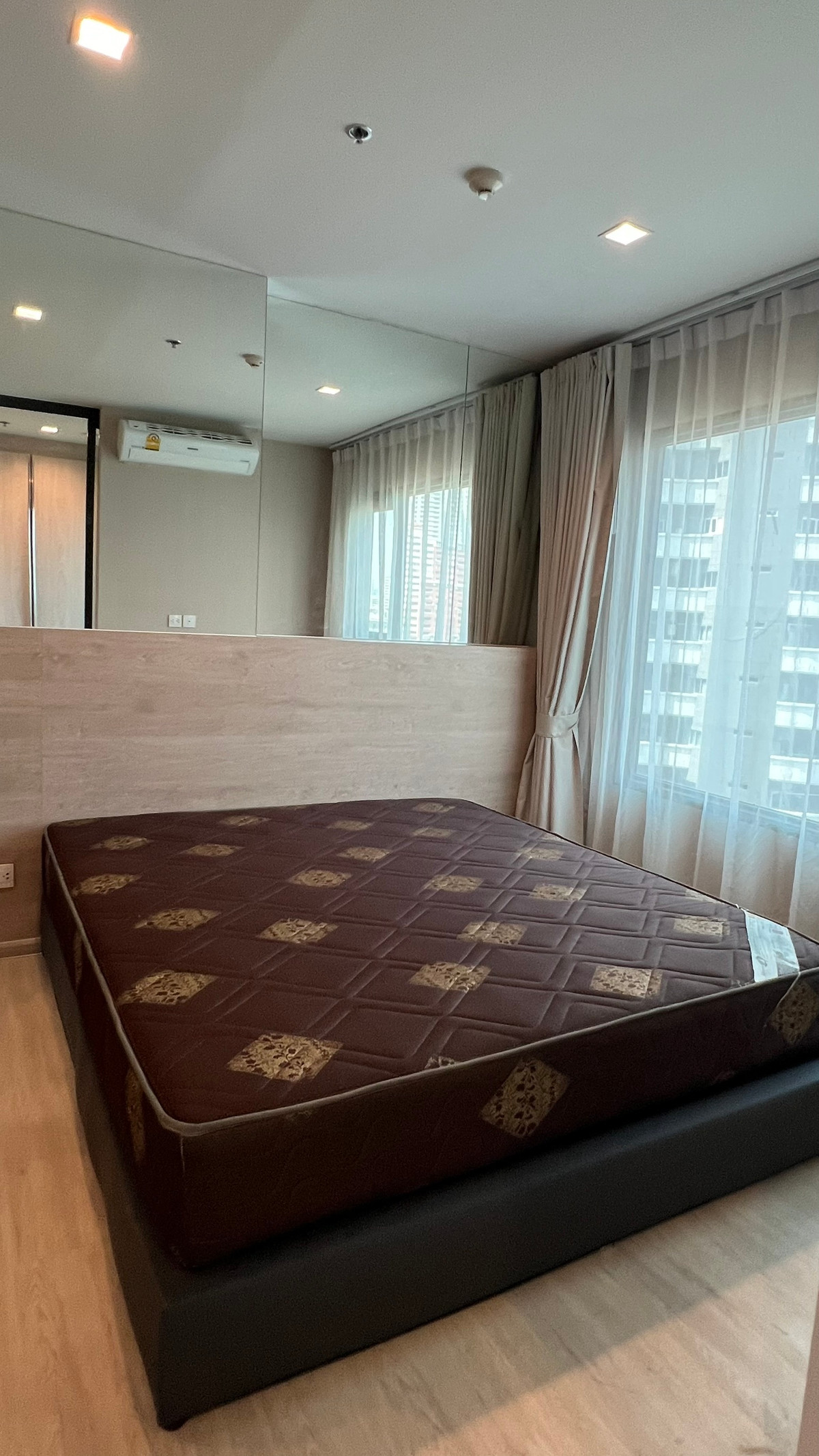 For RentCondoWitthayu, Chidlom, Langsuan, Ploenchit : Life One Wireless, 25,000baht, 1bedroom, 35sqm, BTS Ploenchit, BTS Chidlom, near Witthayu, Chidlom, Ploenchit, Sukhumvit, Rama 9, Ratchada, Sathorn, Silom, Chula, Siam, CentralWorld, Central Embassy, ​​Central Chidlom, Bumrungrad, Mater Dei, Park Venture