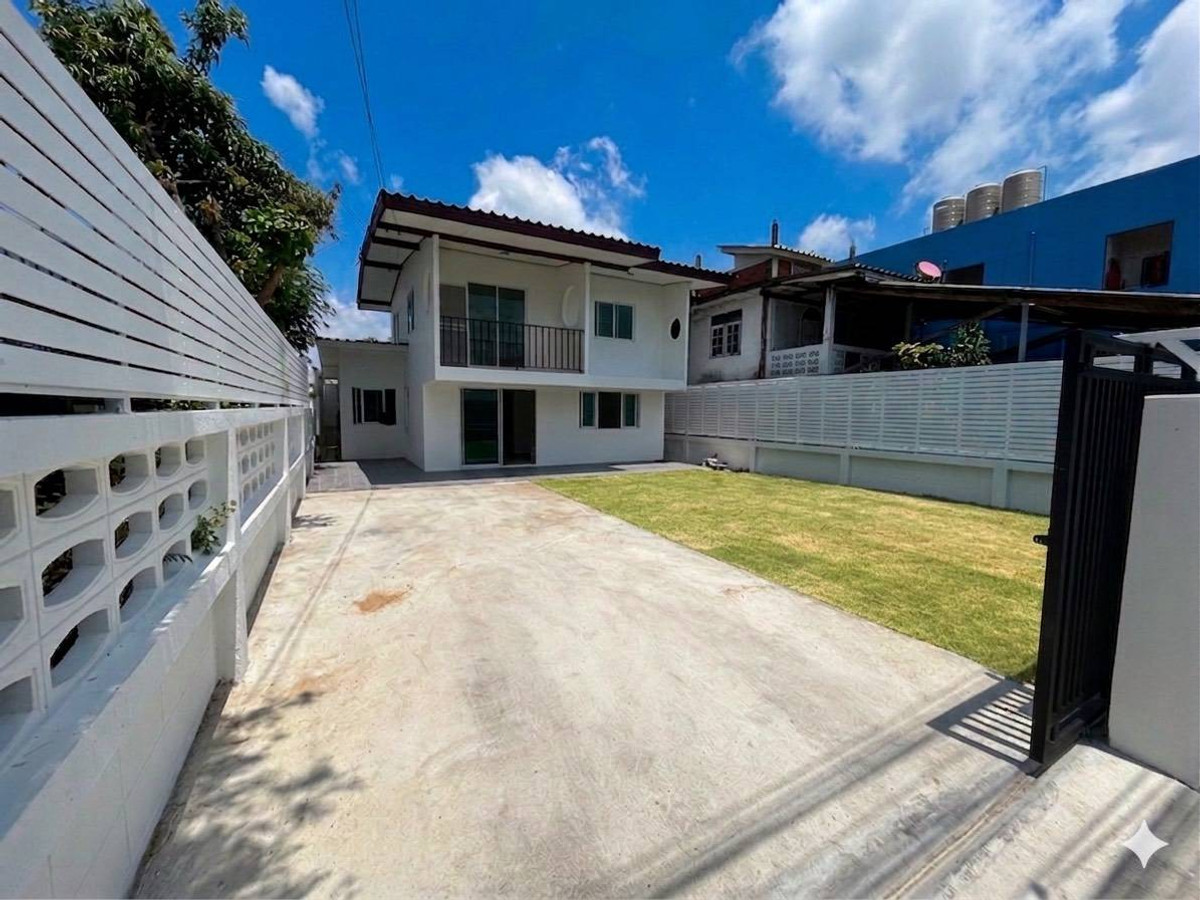 For SaleHouseSamut Prakan,Samrong : House for sale opposite the Naval Academy, Samut Prakan.