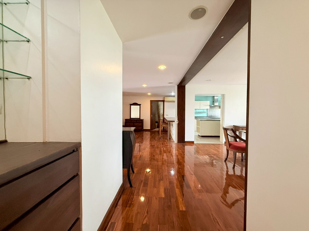 For RentCondoSukhumvit, Asoke, Thonglor : 🎉🌇 Condo for Rent – 4 Bedrooms near BTS Ekkamai | Regent on the Park Sukhumvit 61