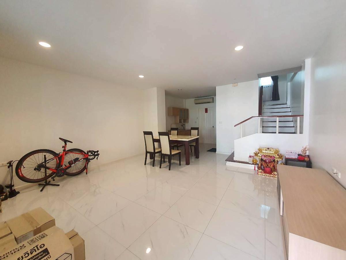 For SaleTownhomeOnnut, Udomsuk : 96728 - Townhome for sale, Baan Klang Muang Luzern (On Nut 46), ready to move in.