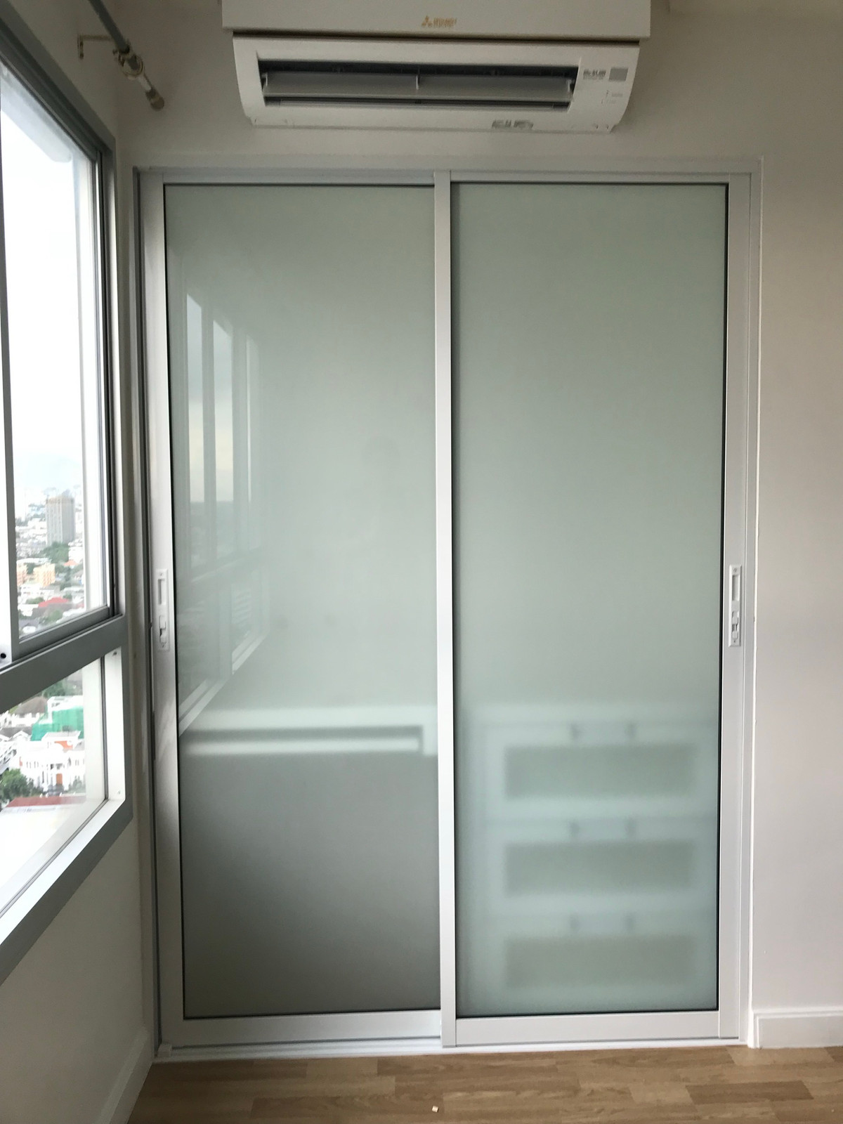 ให้เช่าคอนโดปิ่นเกล้า จรัญสนิทวงศ์ : ให้เช่า ห้องบิ้วอินตกแต่งสวย✅ รับจองห้องว่าง 30/05 คอนโด ลุมพินี พาร์ค ปิ่นเกล้า ใกล้รถไฟฟ้า MRT บางยี่ขัน