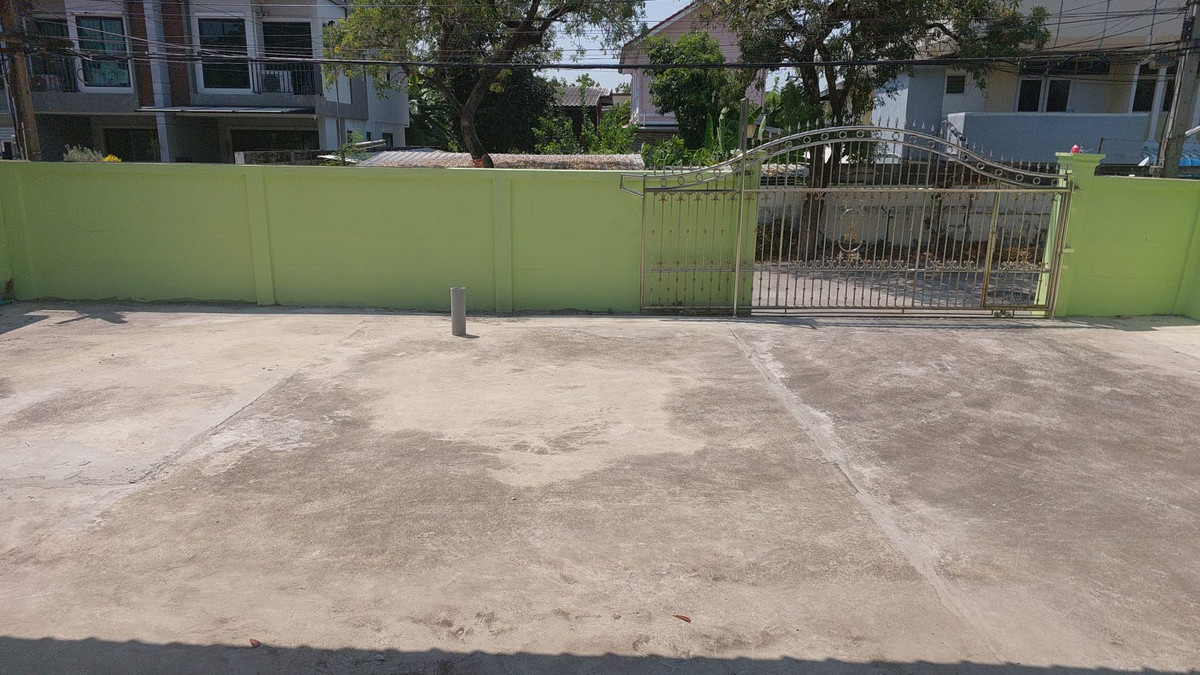 For RentHouseSamut Prakan,Samrong : Rent Big House Near BTS Royal Thai Naval Academy 