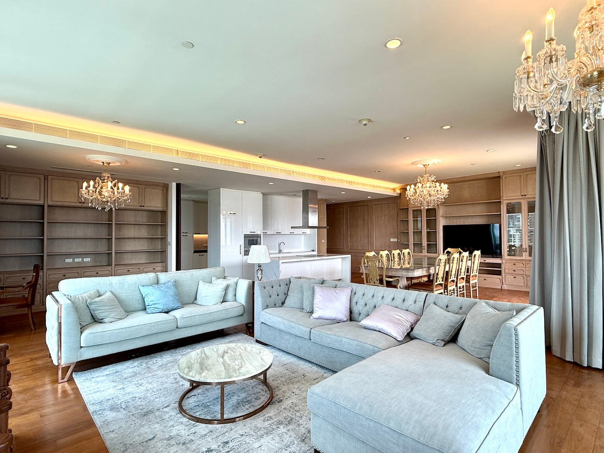 ให้เช่าคอนโดวิทยุ ชิดลม หลังสวน : คอนโด 4 ห้องนอน พื้นที่กว้างขวาง อยู่ใกล้สยามสแคว