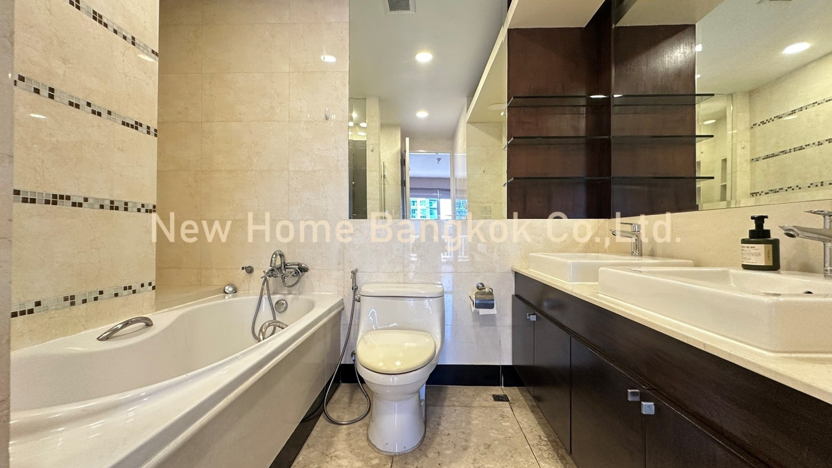 For RentCondoSathorn, Narathiwat : Luxury Condo for Rent – Sathorn | 250 sqm Corner Unit