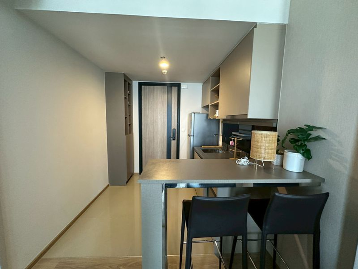 ให้เช่าคอนโดสุขุมวิท อโศก ทองหล่อ : Oka Haus Rama4, New Room !, Available for rent สอบถามได้ครับ