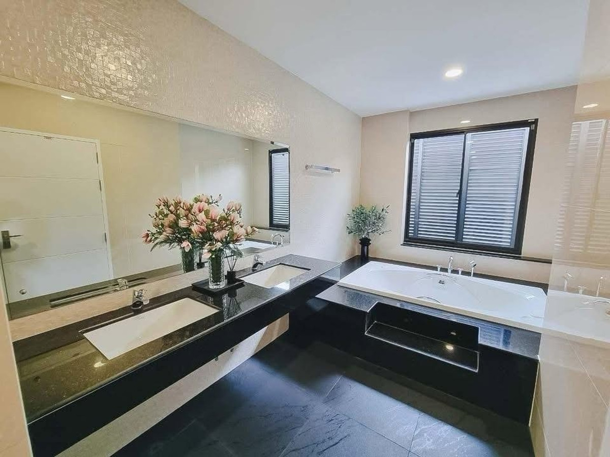 For RentHouseLadkrabang, Suwannaphum Airport : Luxury project for rent, Sukhumvit 77