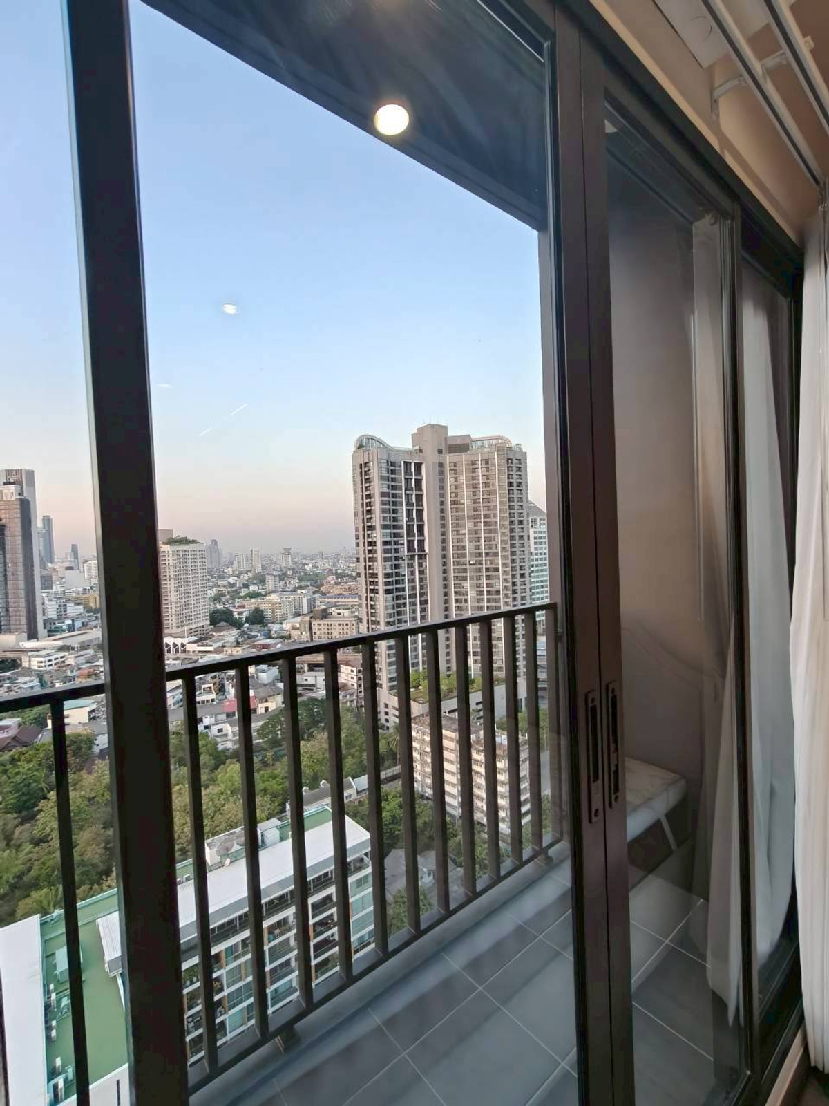 ให้เช่าคอนโดคลองเตย กล้วยน้ำไท : Line @assetcorner Welcome Co มีห้องว่างใหม่ทุกเดือน 1 Bed/ 1 Bed Plus/ 2 Bed