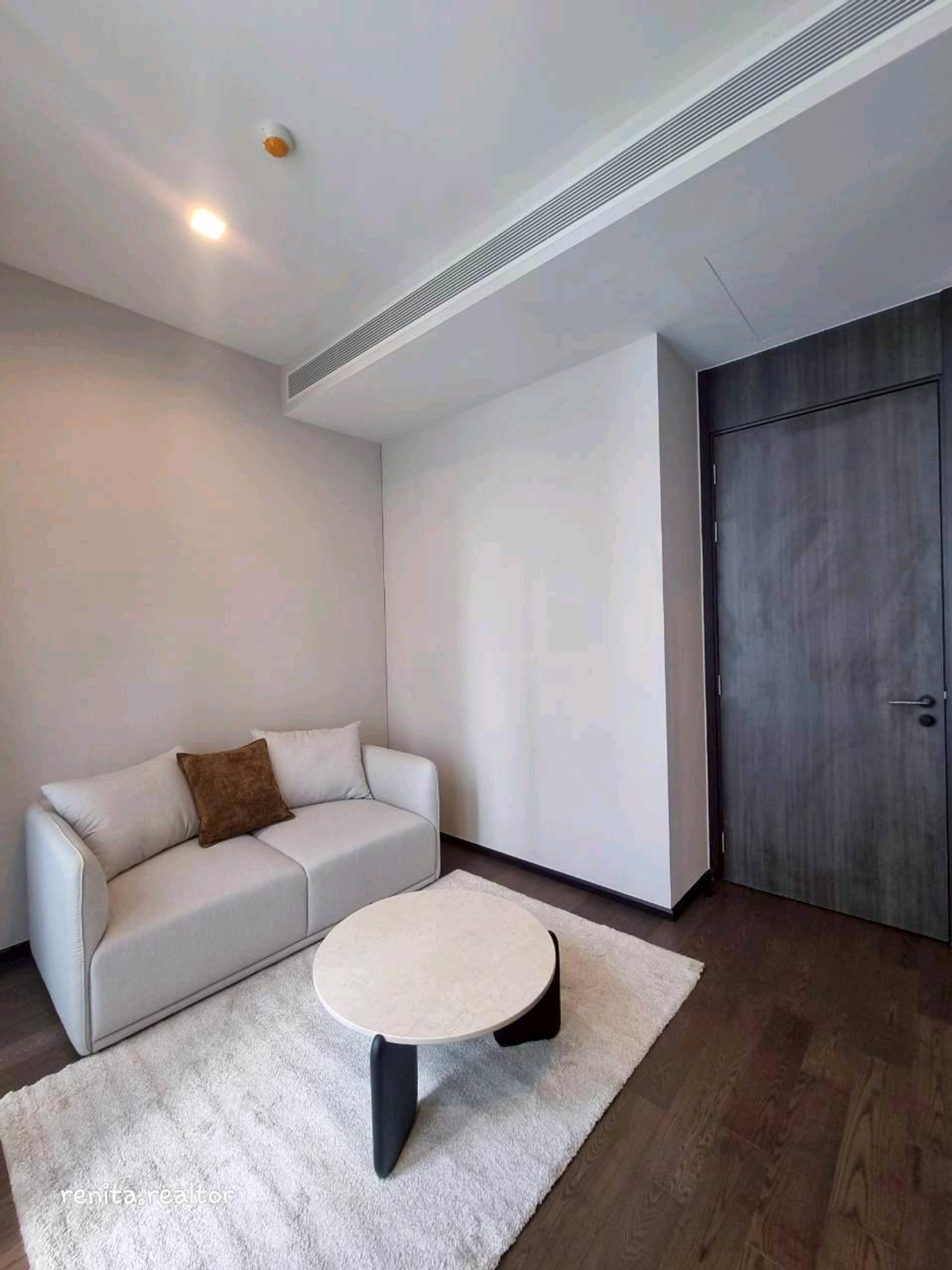 ให้เช่าคอนโดสุขุมวิท อโศก ทองหล่อ : ปล่อยเช่าคอนโดหรู AESTIQ Thonglor – ห้องสวย เลี้ยงสัตว์ได้ (Pet-Friendly) ใจกลางทองหล่อ! 🐾✨48,000 บาท 40 ตรม. 1 นอน