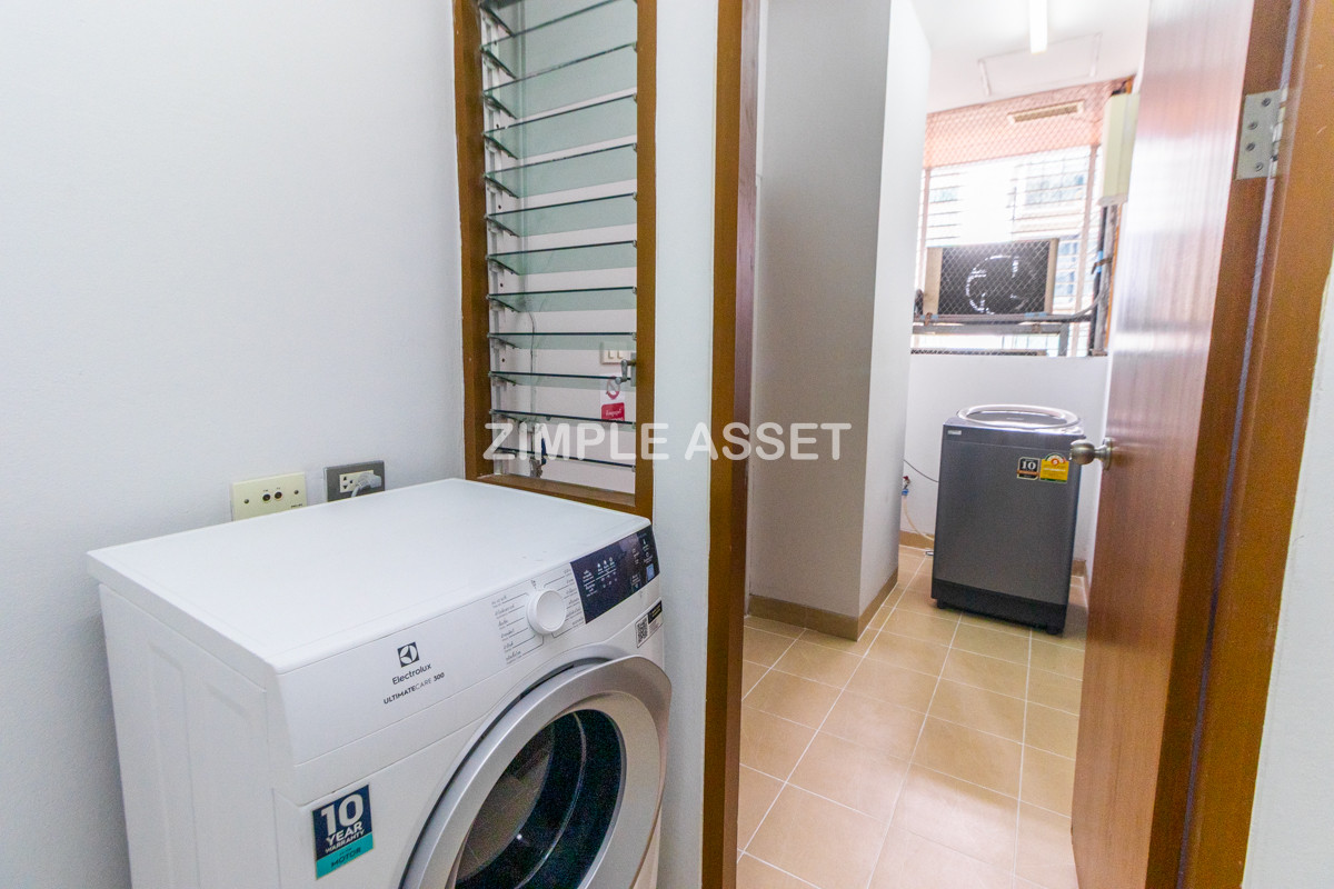 For RentSukhumvit, Asoke, Thonglor : Line ID: @zimple_asset Luxury aprtment in center of sukhumvit. Offering premium facilities for an elevated living experience. Surrounded by leading shopping malls in a prime location.